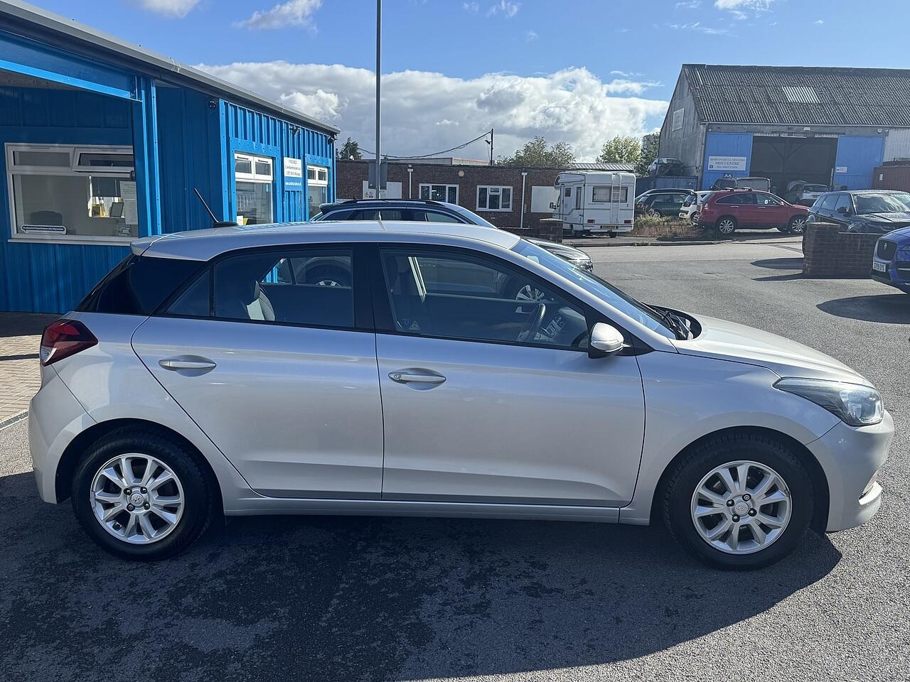 Hyundai I20 view 8