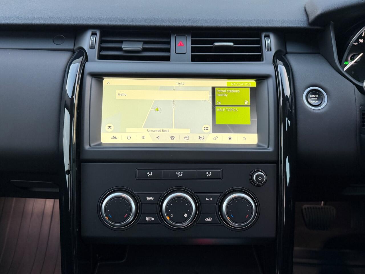 Land Rover Discovery view 28