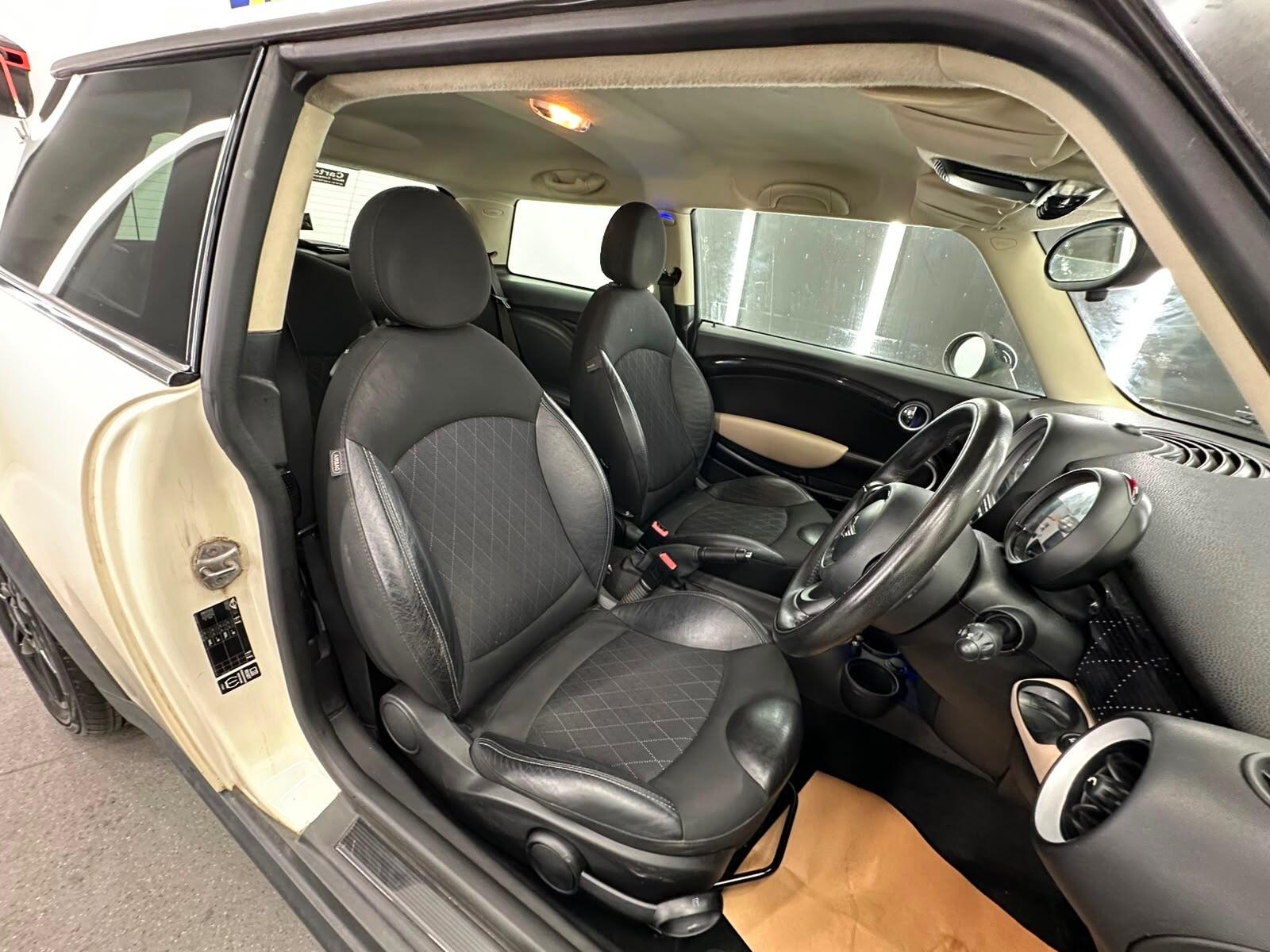 Mini Hatch view 22