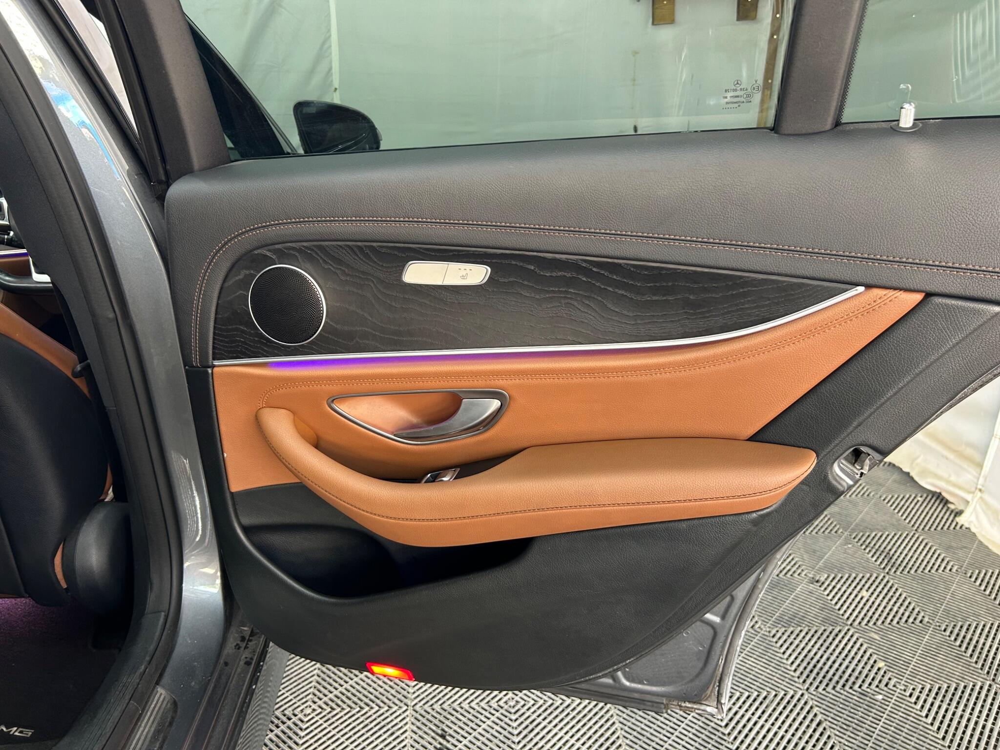 Mercedes-Benz E Class view 33