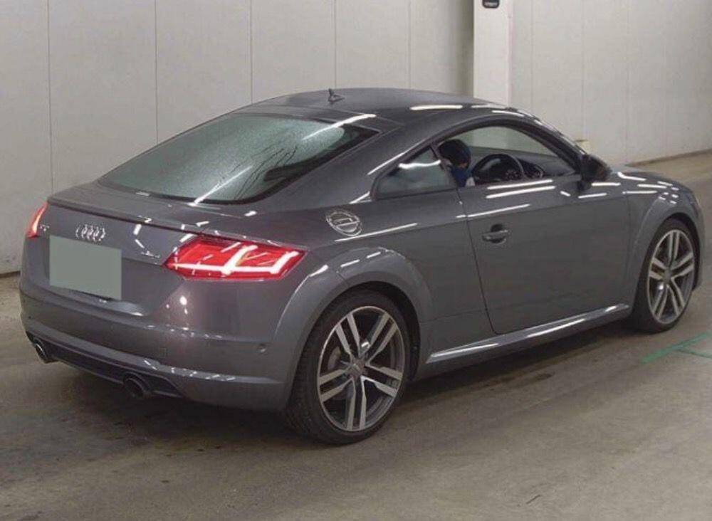 Audi TT view 4