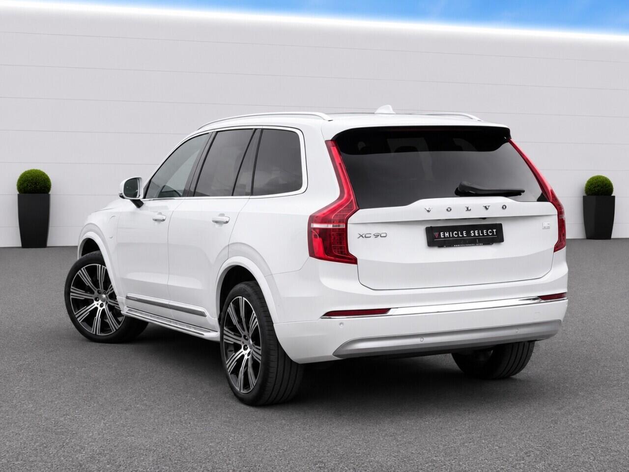 Volvo XC90 view 13