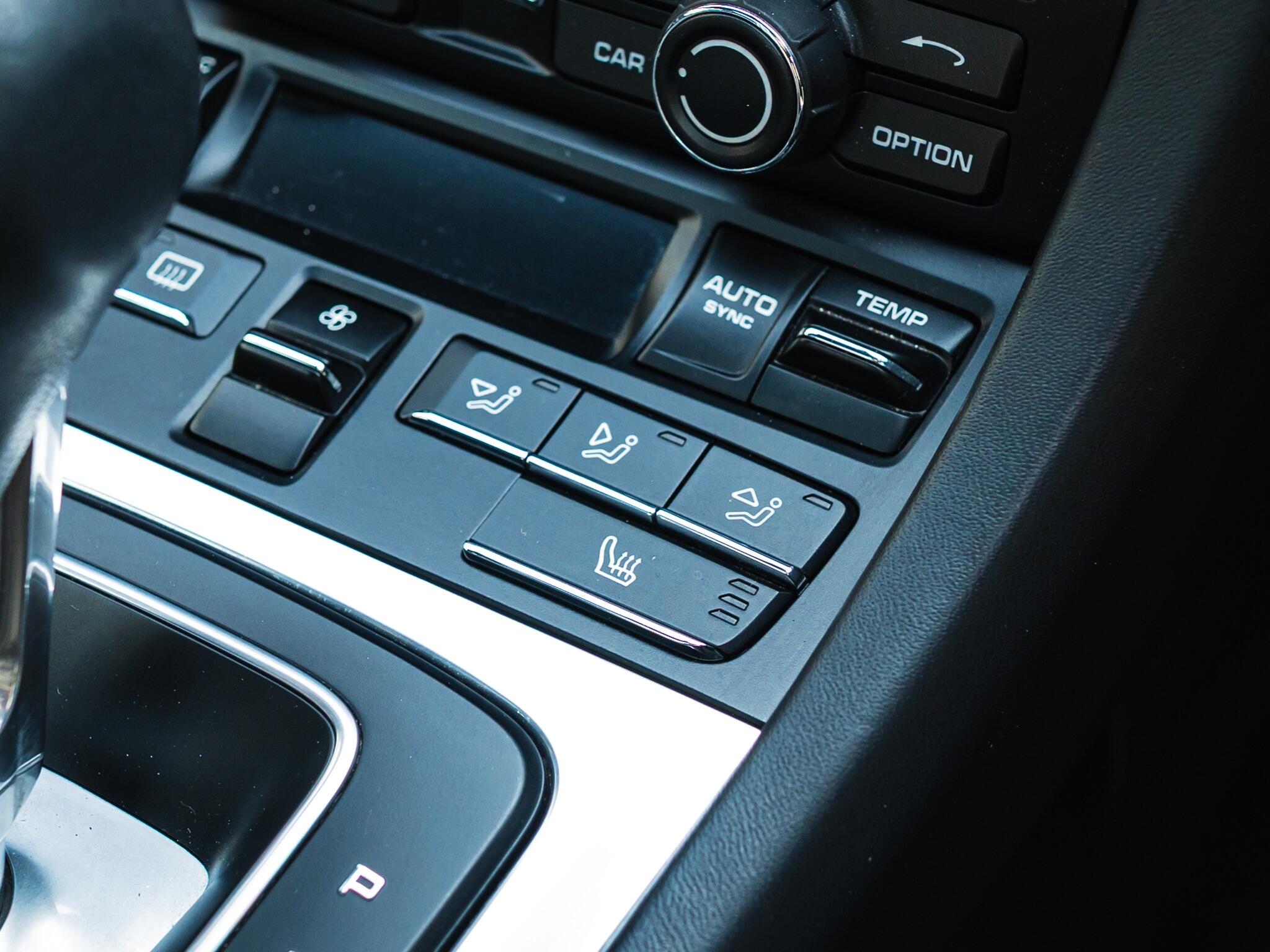 Porsche 911 view 22