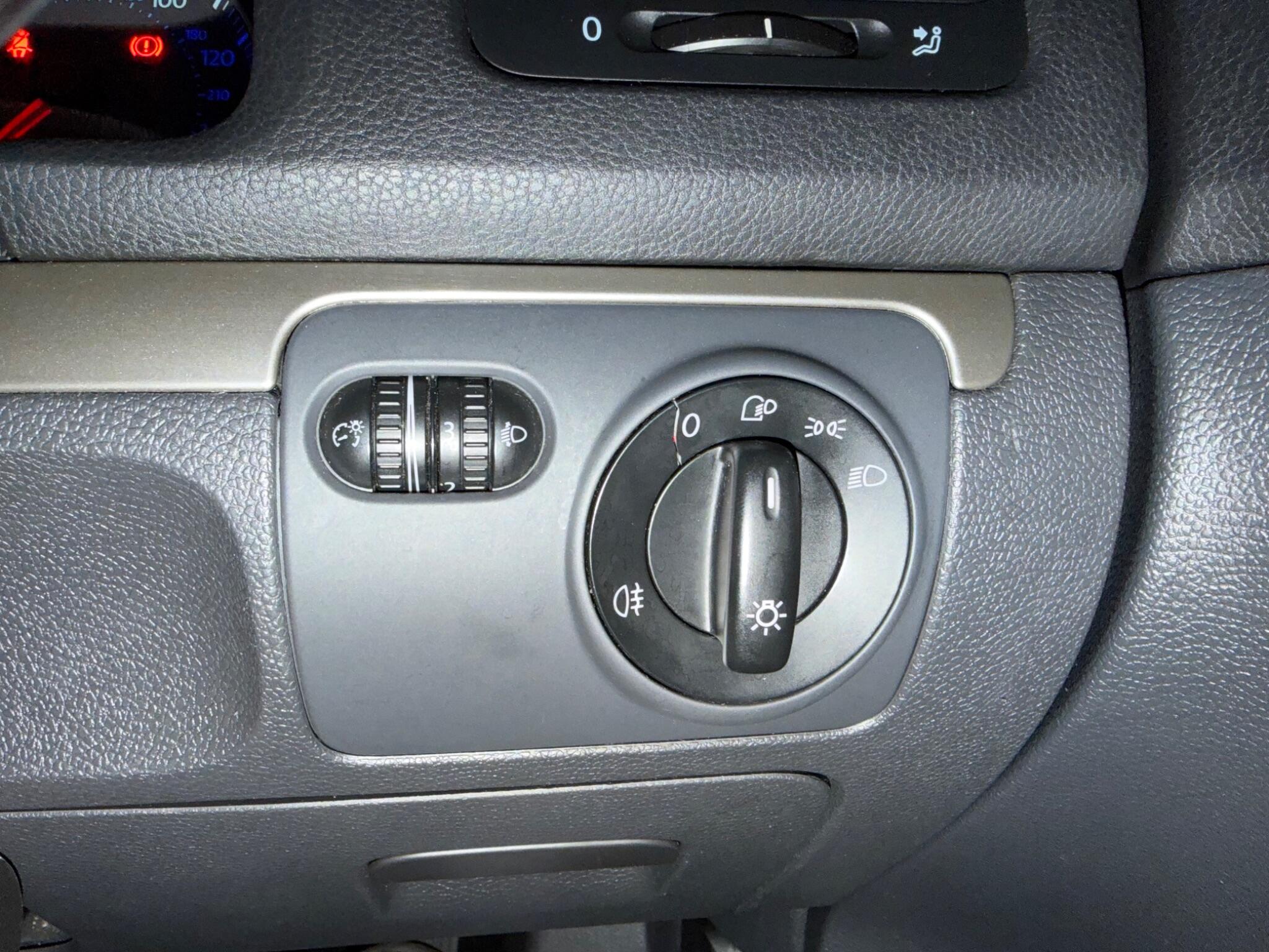 Volkswagen Golf view 22