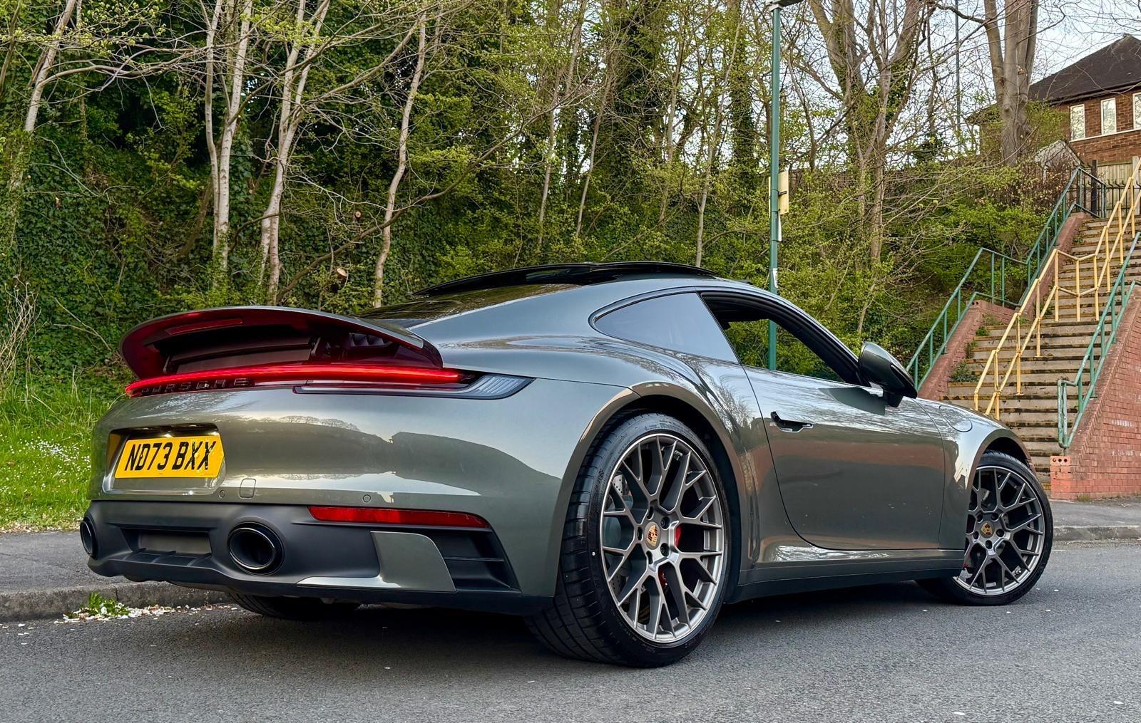 Porsche 911 view 46