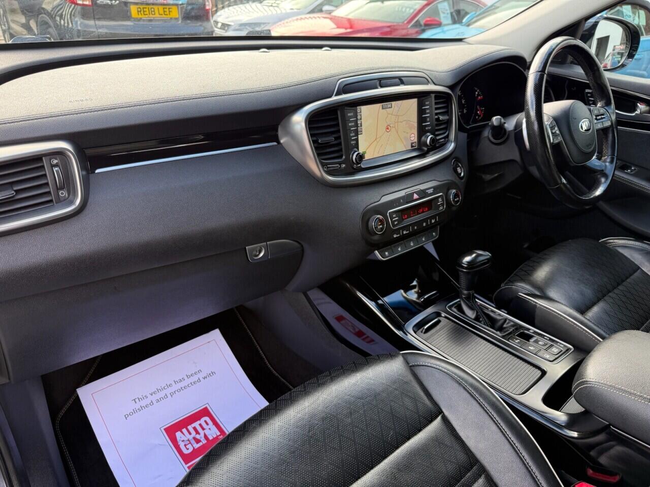 Kia Sorento view 7