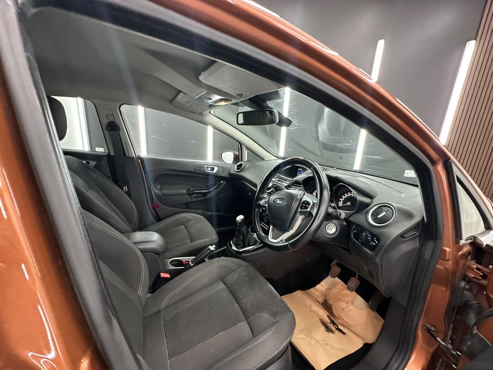 Ford Fiesta view 24