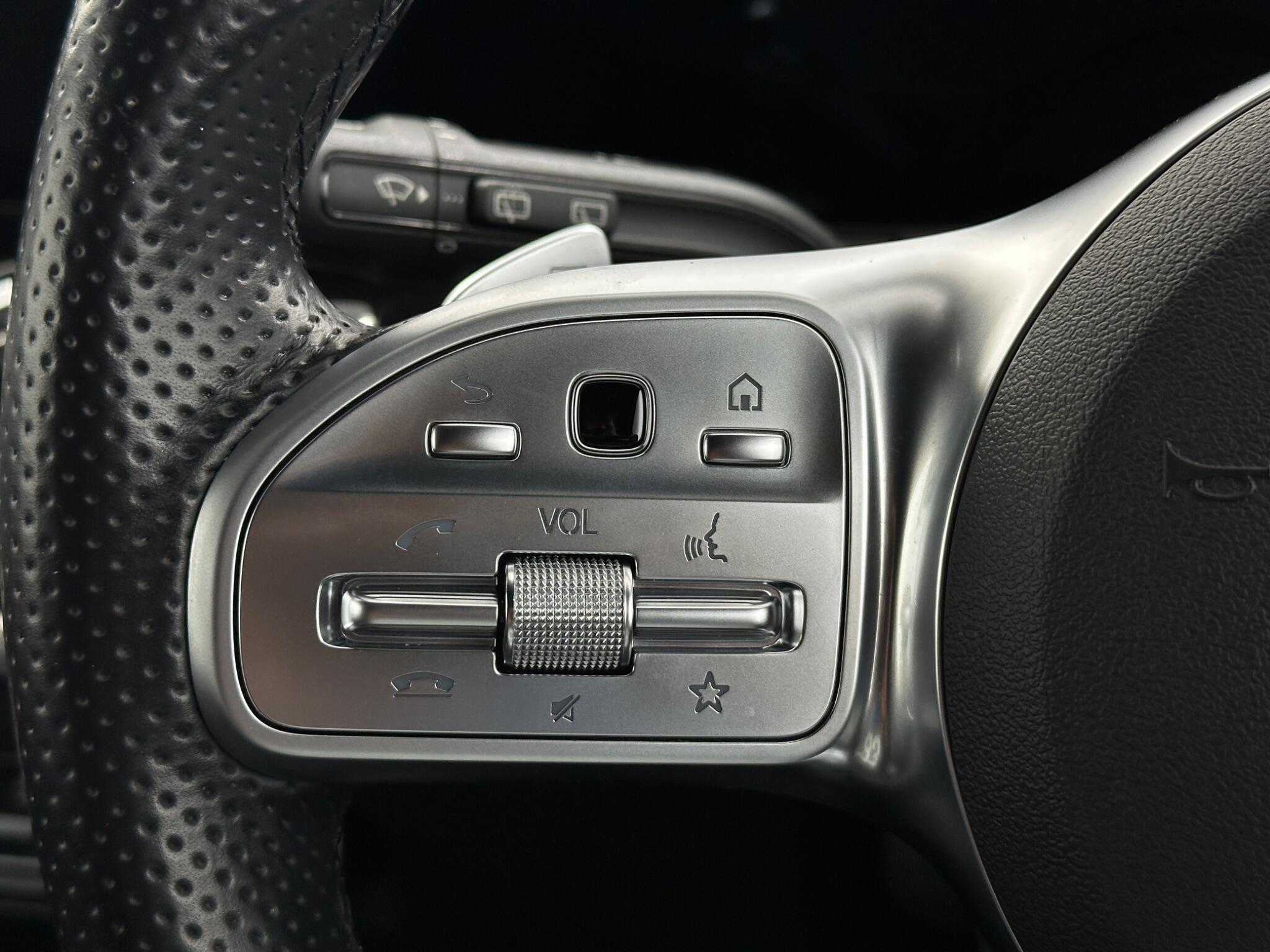 Mercedes-Benz Gla view 15