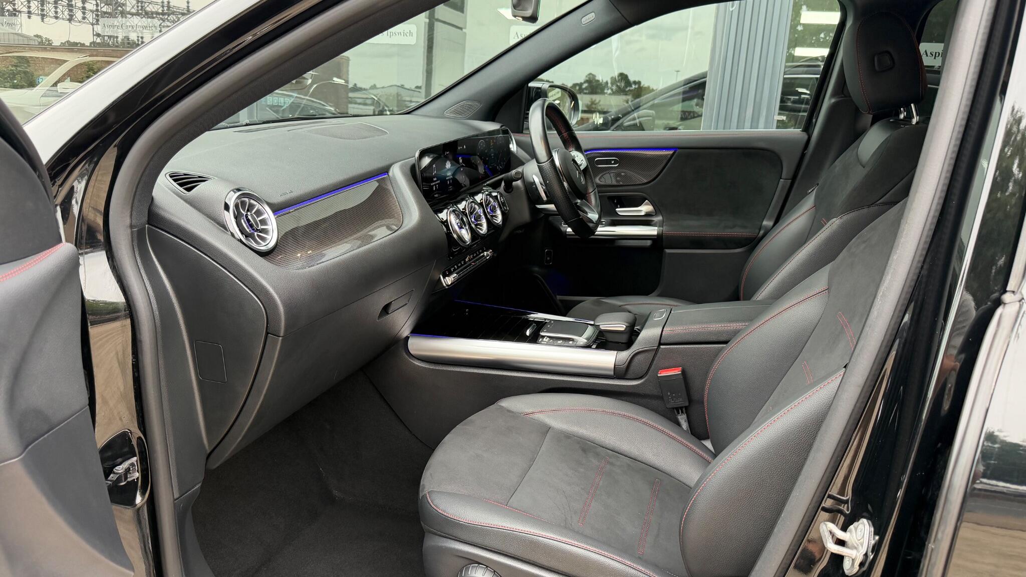 Mercedes-Benz Gla view 11