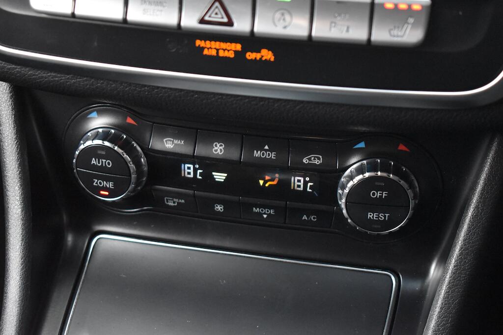 Mercedes-Benz Gla view 68