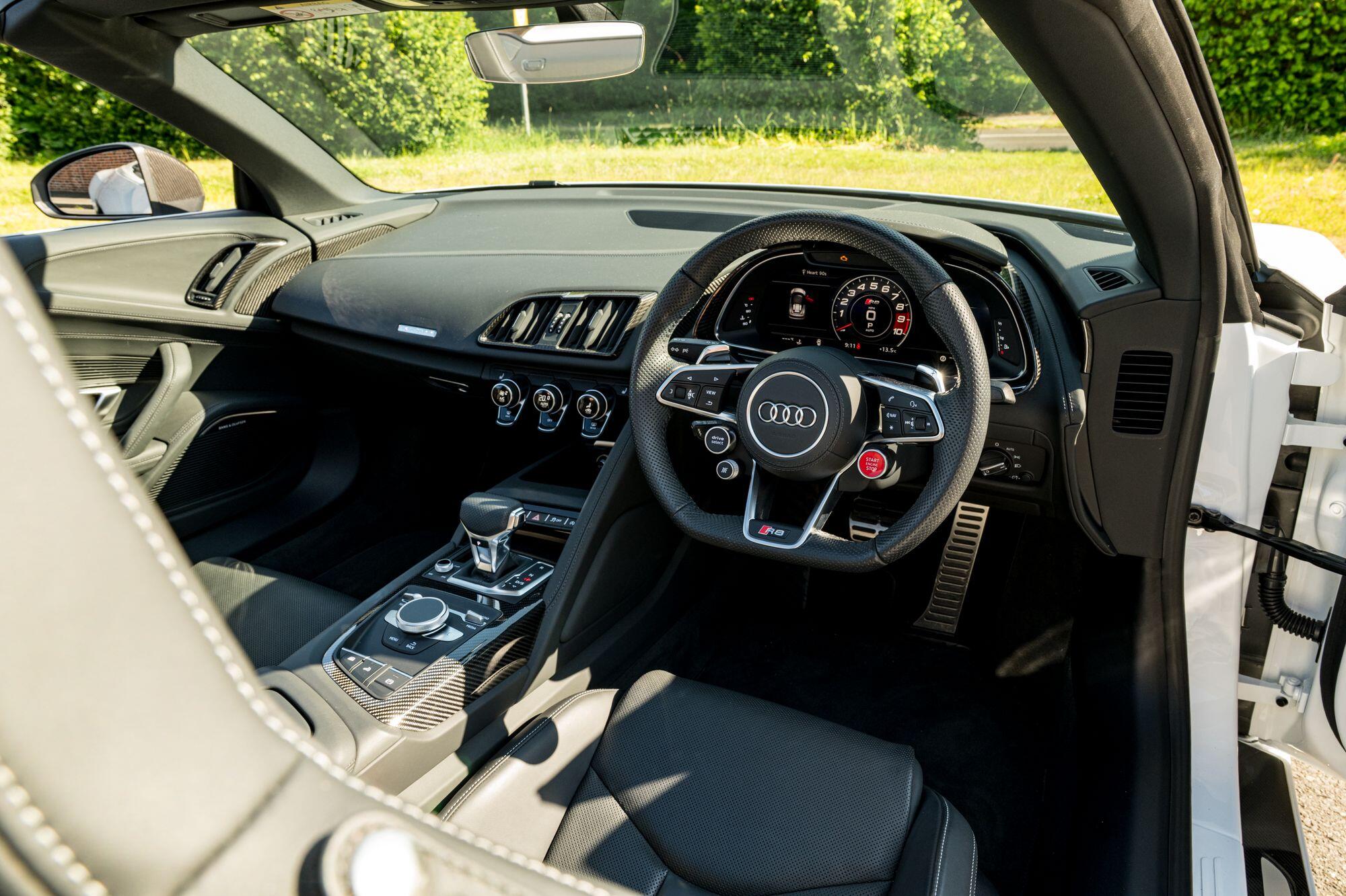 Audi R8 view 64