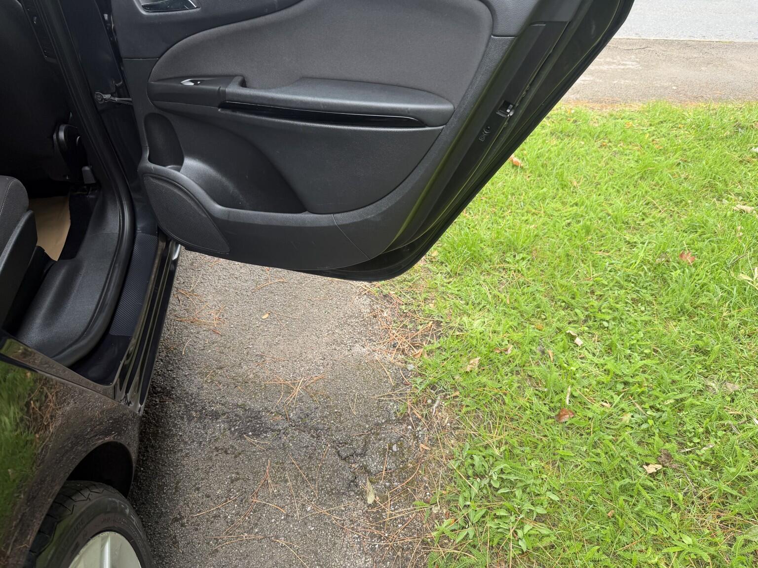 Vauxhall Zafira Tourer view 15
