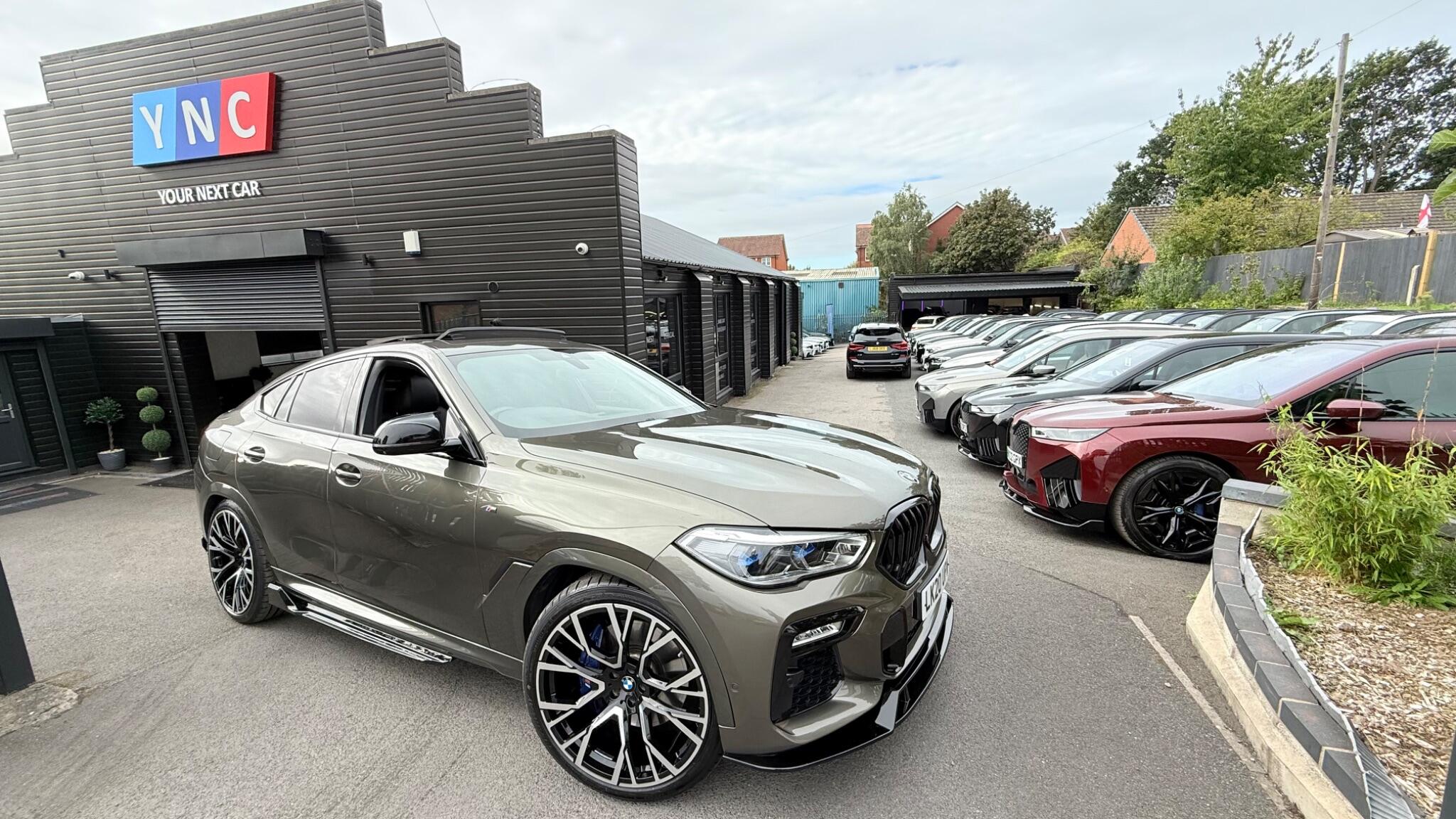 BMW X6 view 8