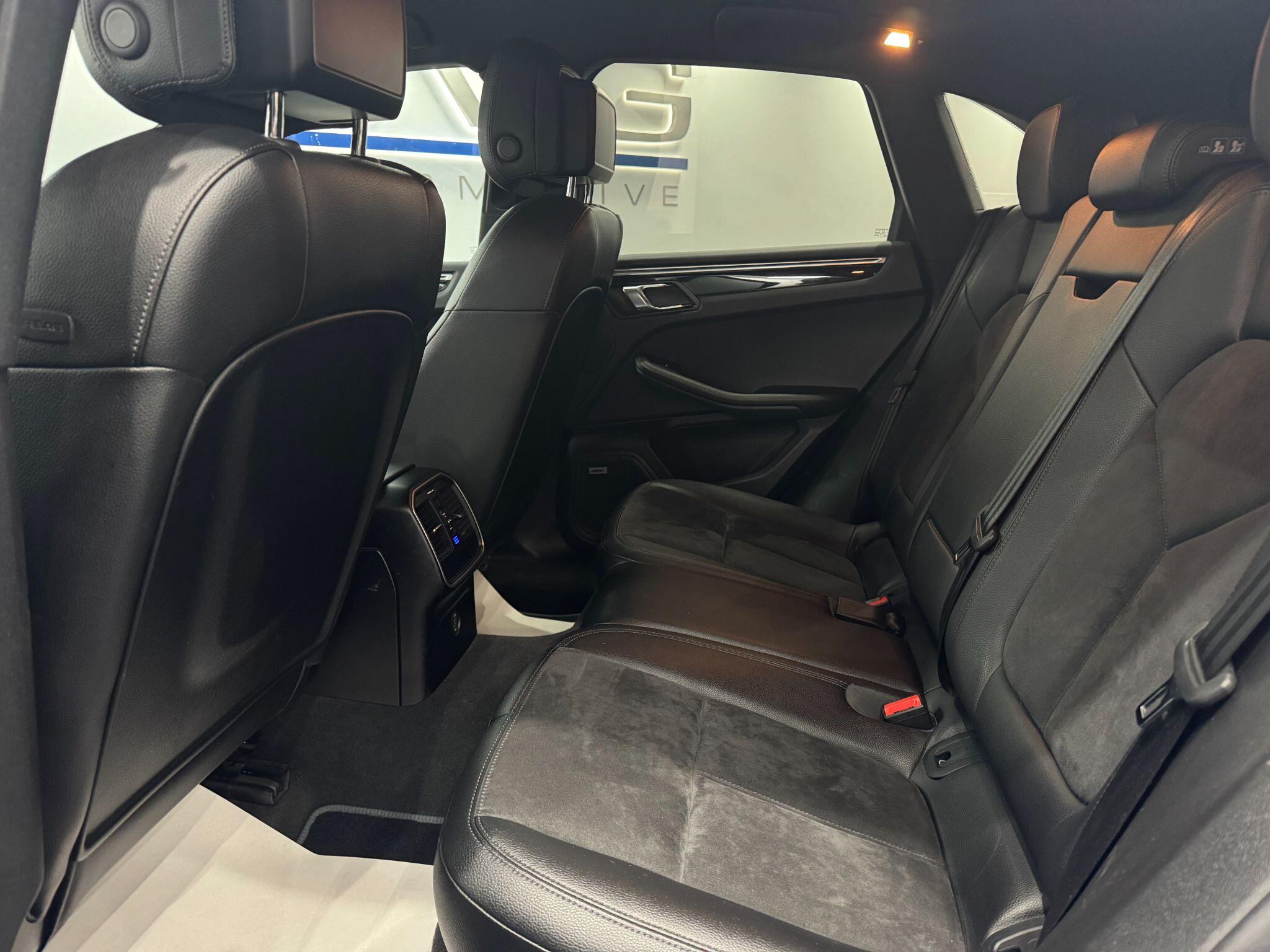Porsche Macan view 53