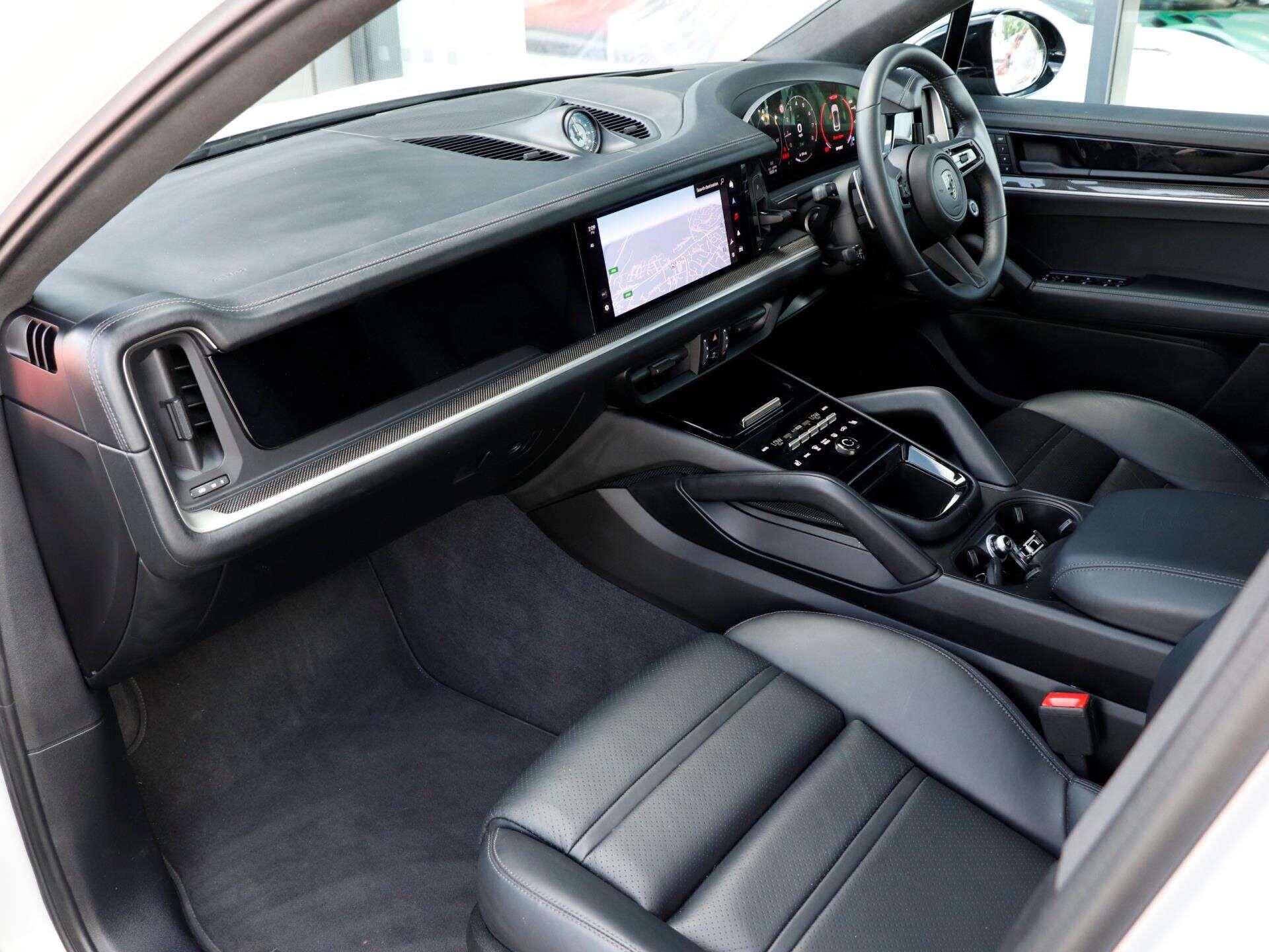 Porsche Cayenne view 9