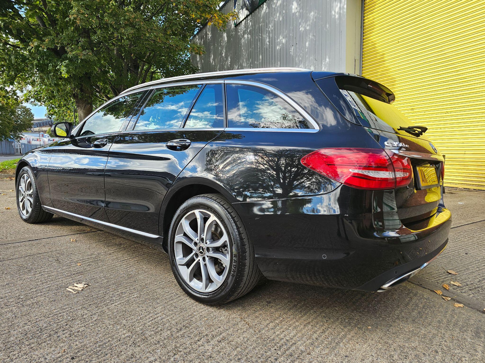 Mercedes-Benz C-Class view 37