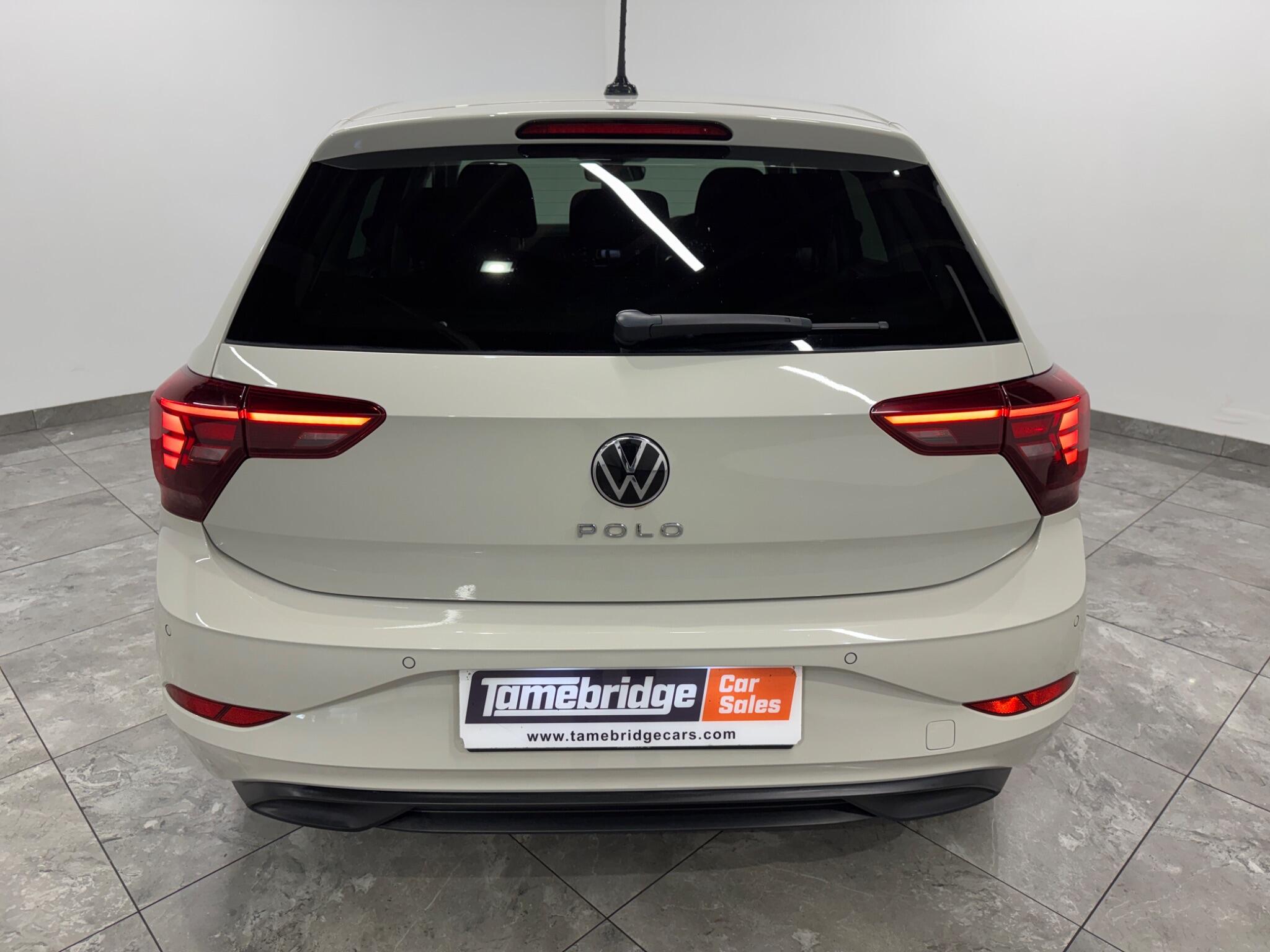 Volkswagen Polo view 4