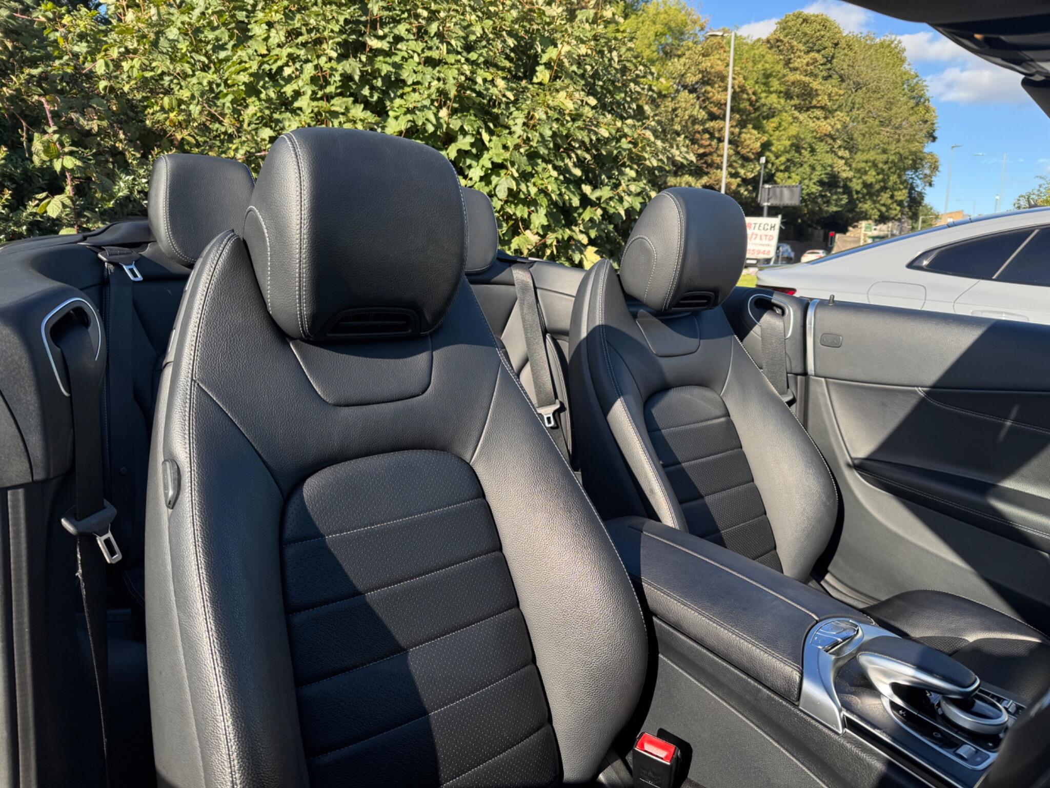 Mercedes-Benz C-Class view 23
