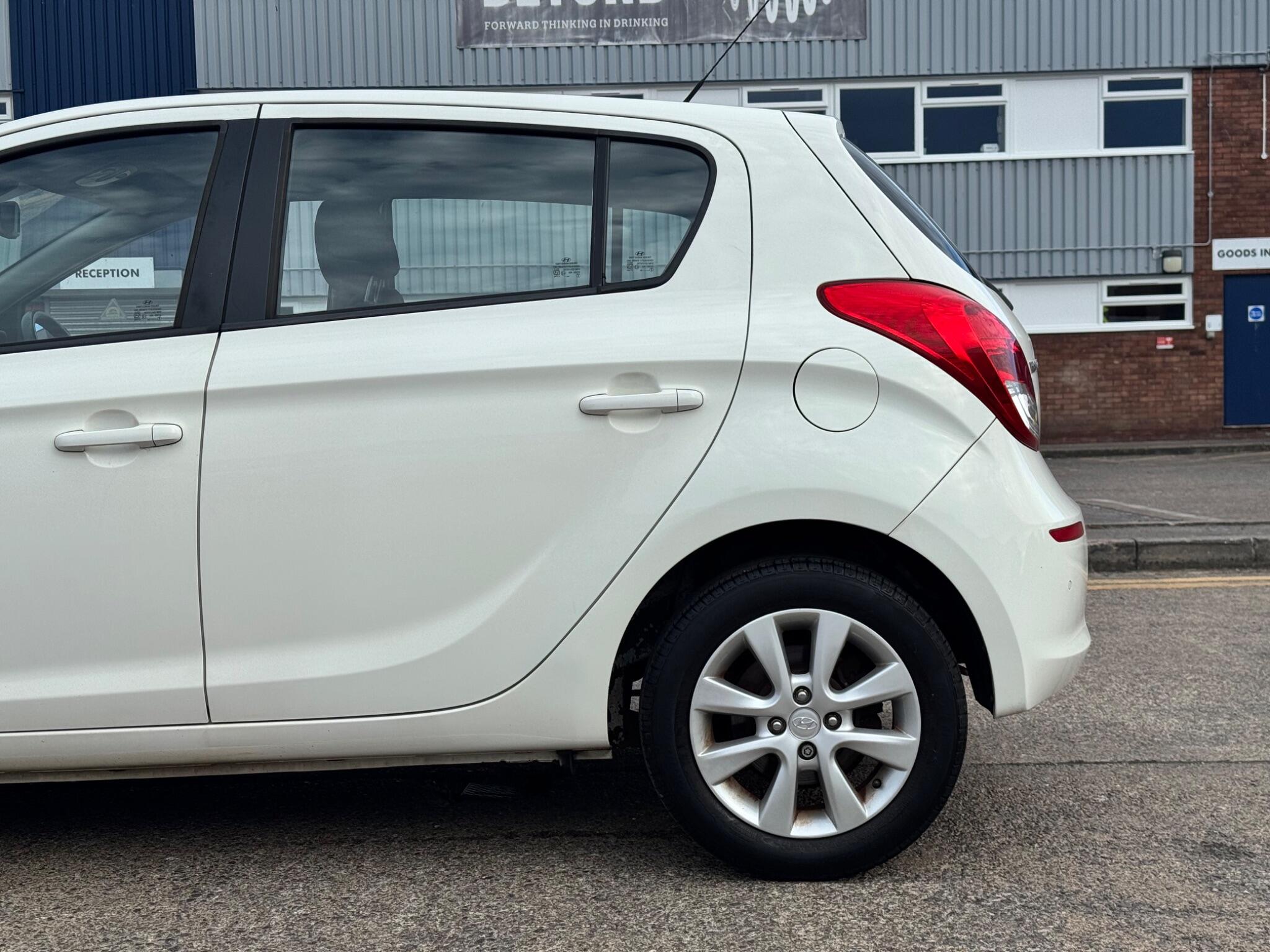 Hyundai i20 view 11