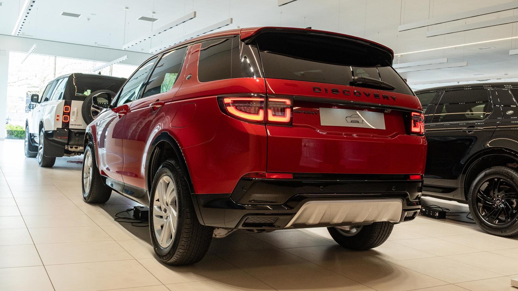 Land Rover Discovery Sport view 2