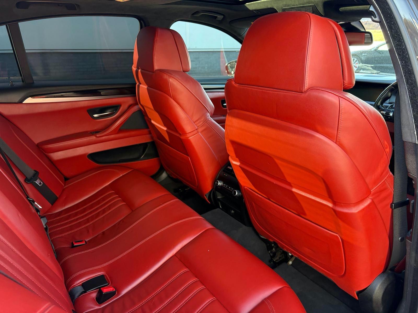 BMW M5 view 19