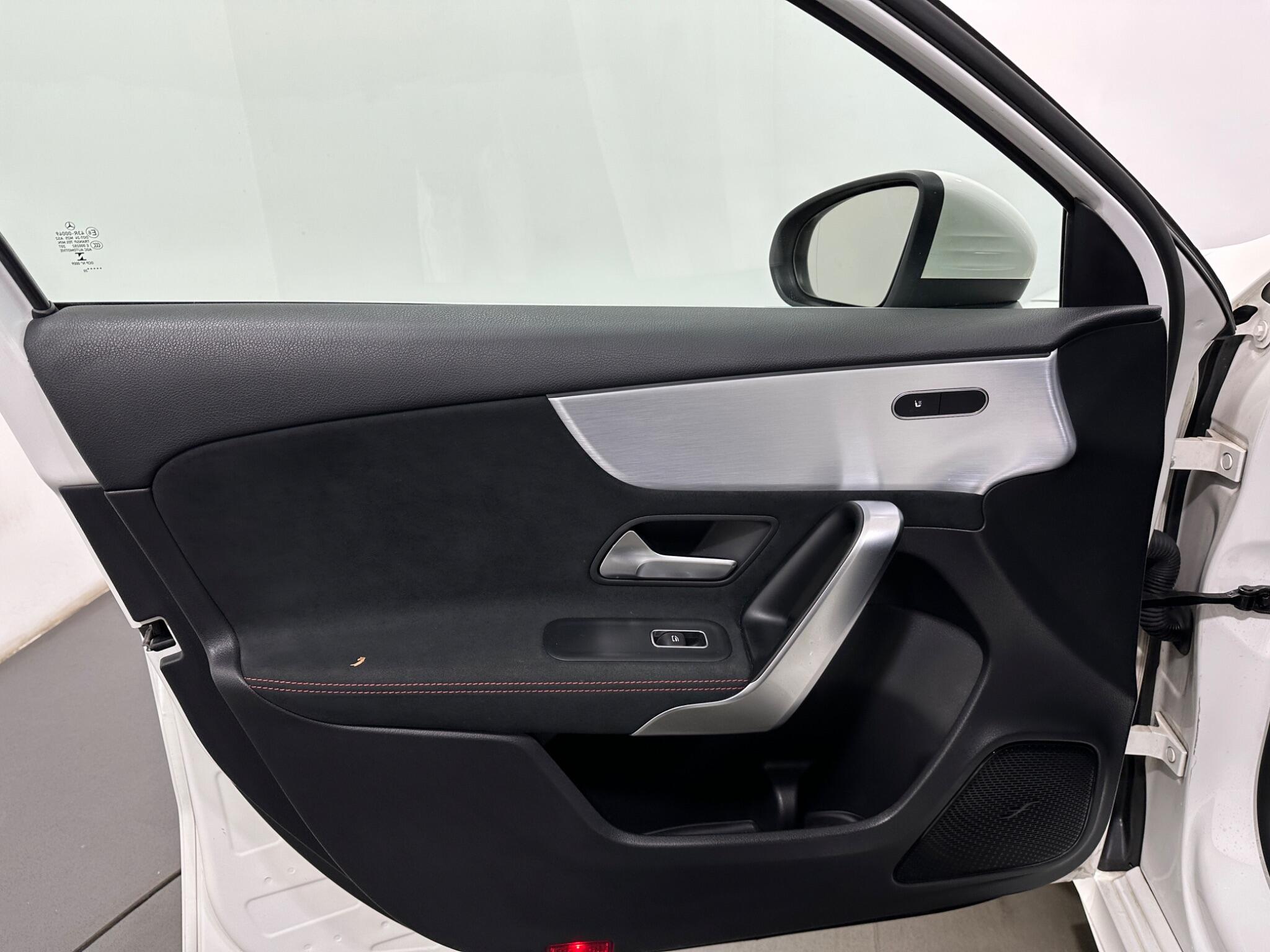 Mercedes-Benz A Class view 39