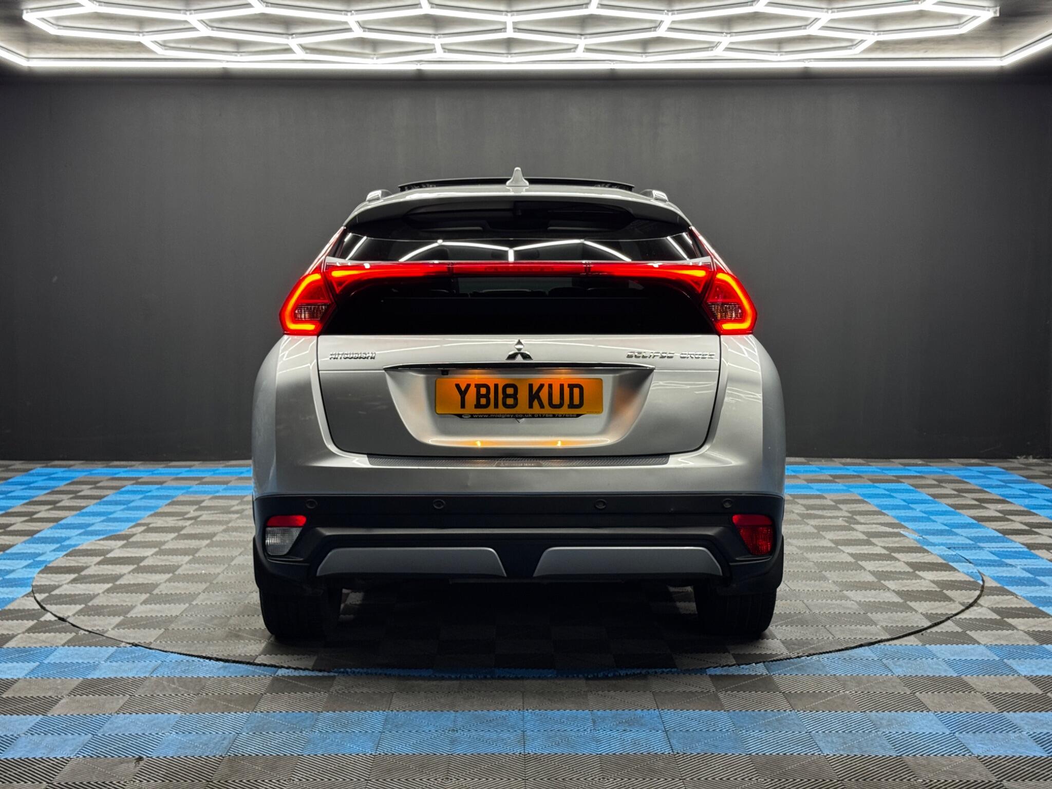 Mitsubishi Eclipse Cross view 6