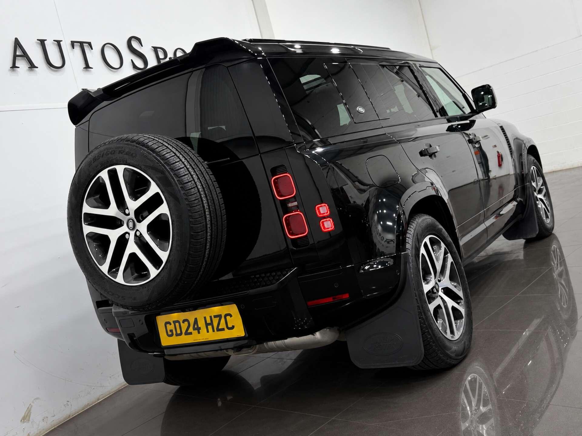 Land Rover Defender view 25
