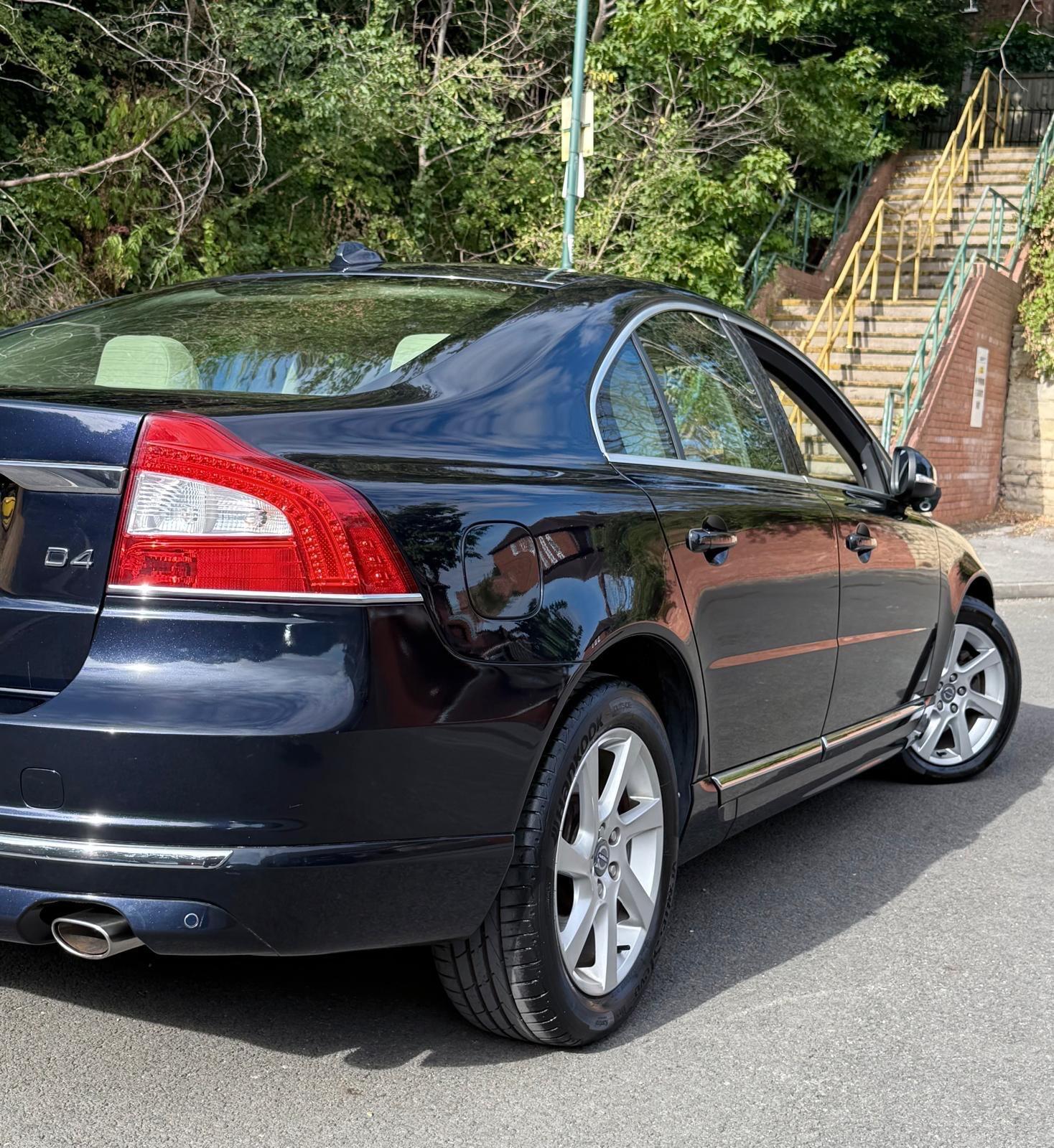 Volvo S80 view 31