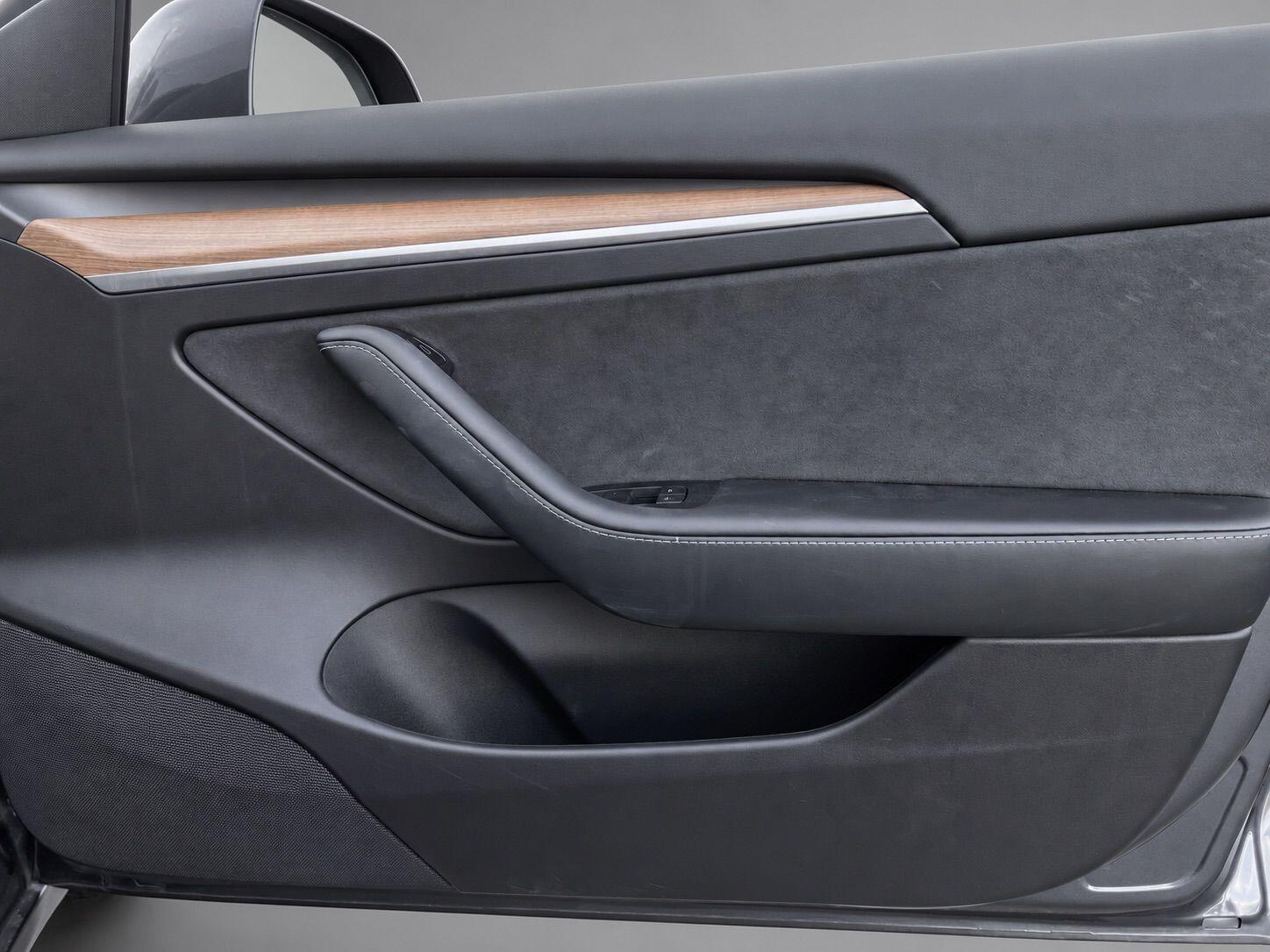 Tesla Model 3 view 16