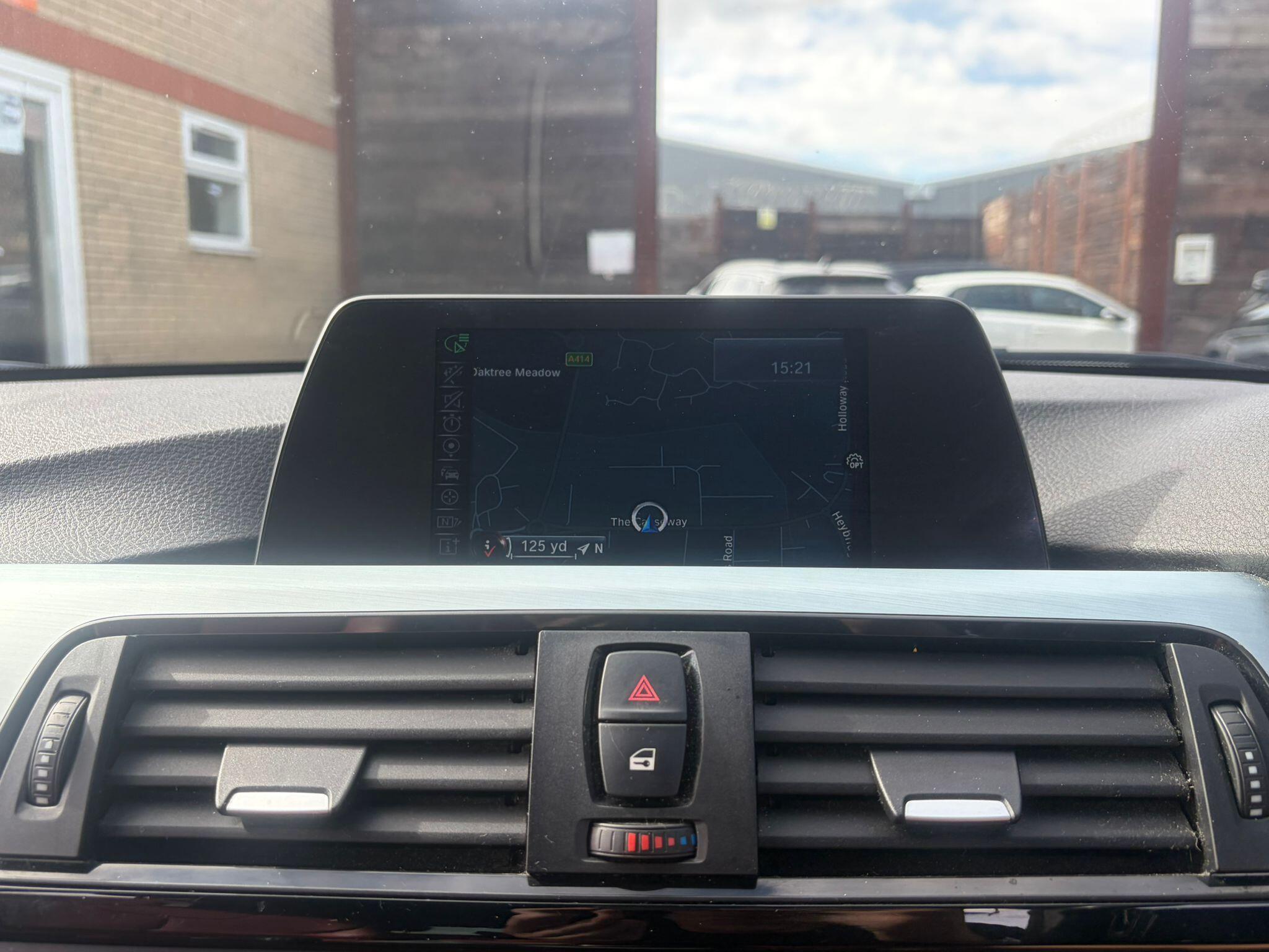 BMW 3 Series view 26