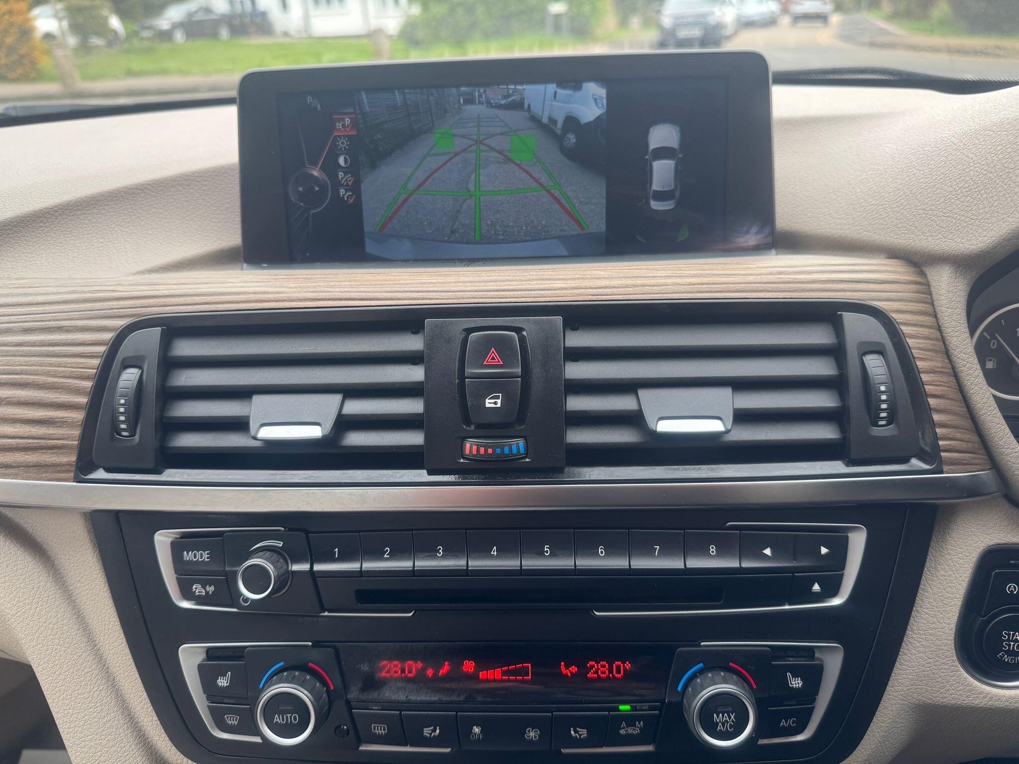 BMW 3 Series view 20