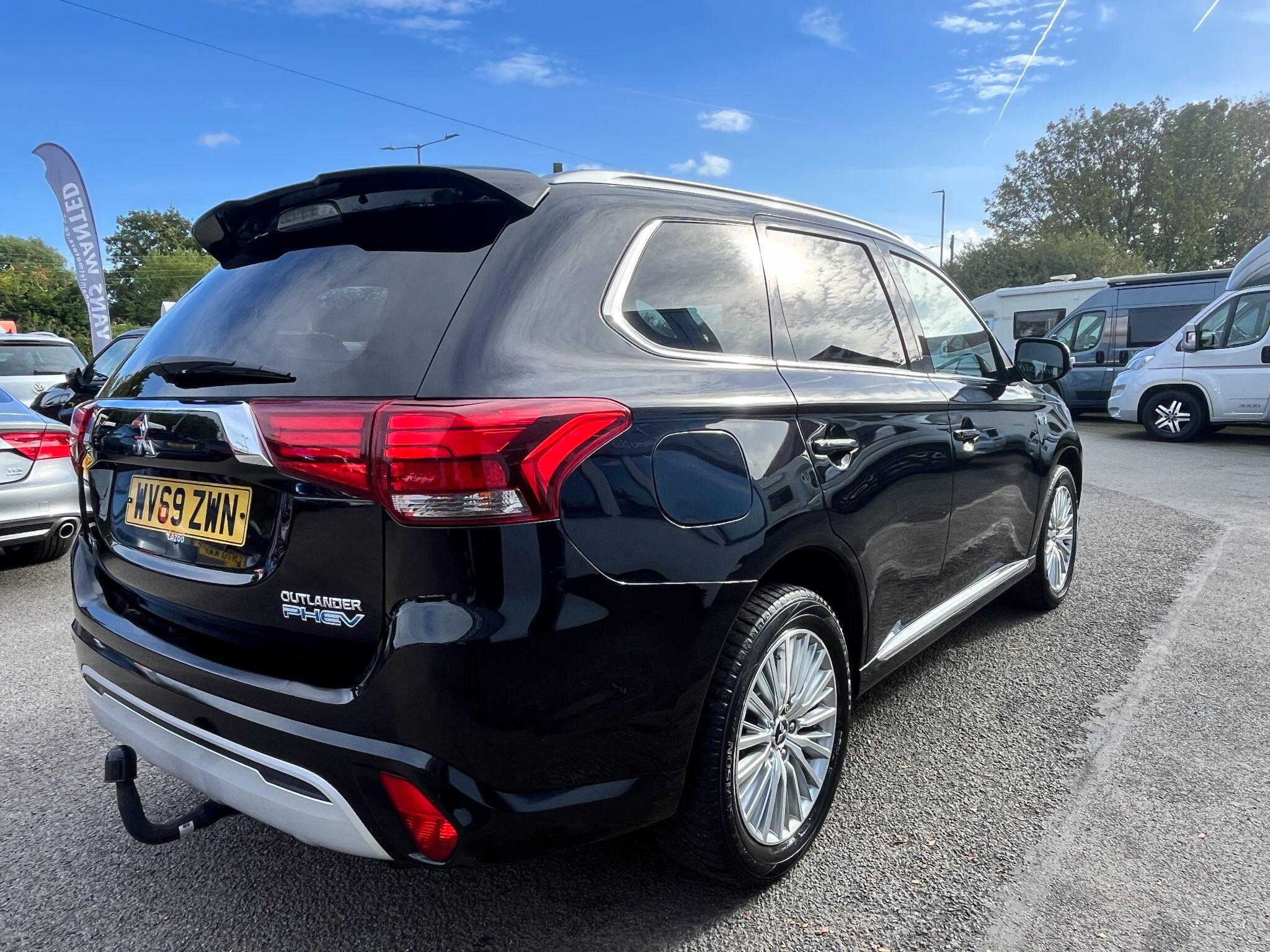 Mitsubishi Outlander view 6