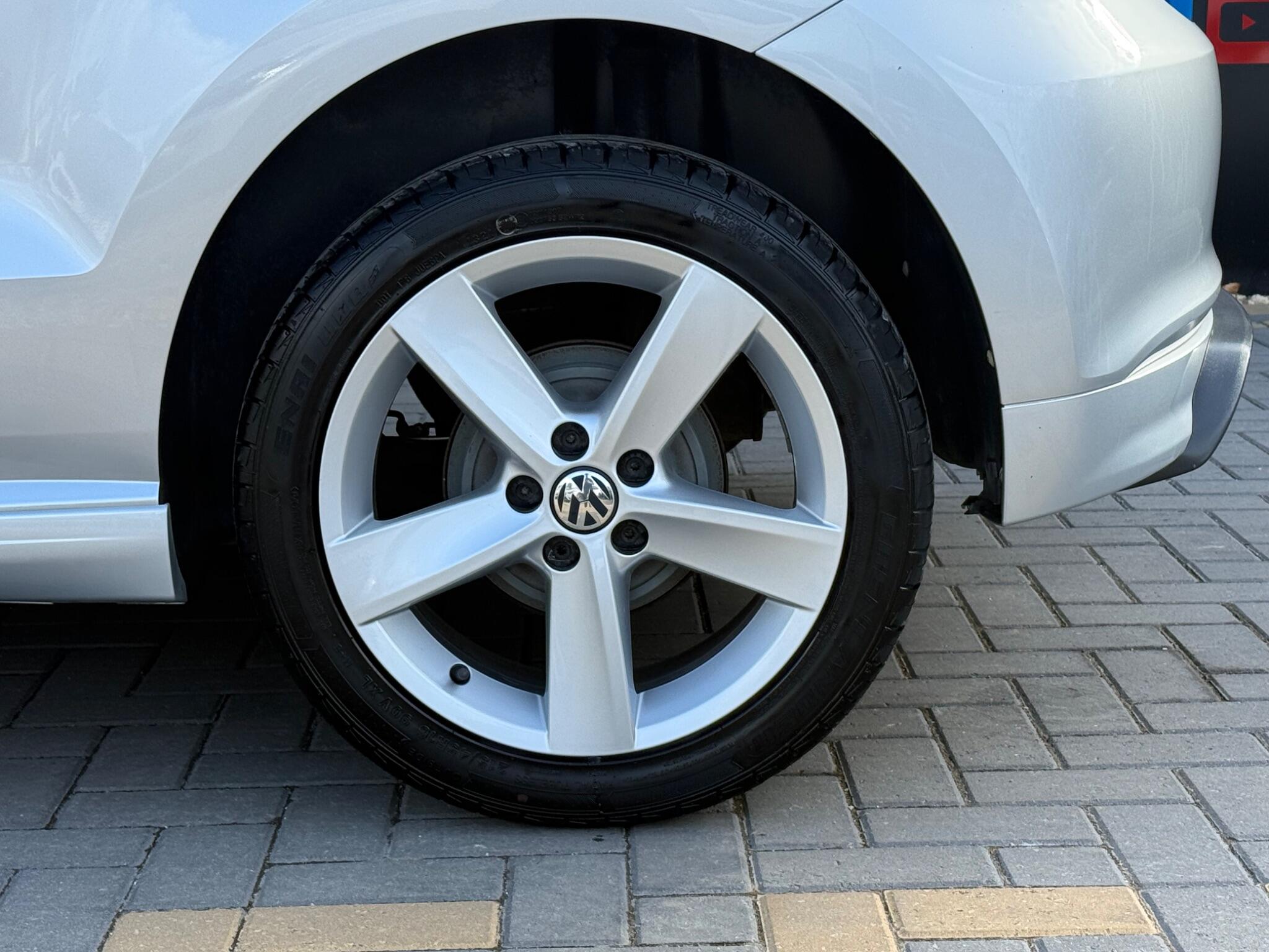 Volkswagen Polo view 14