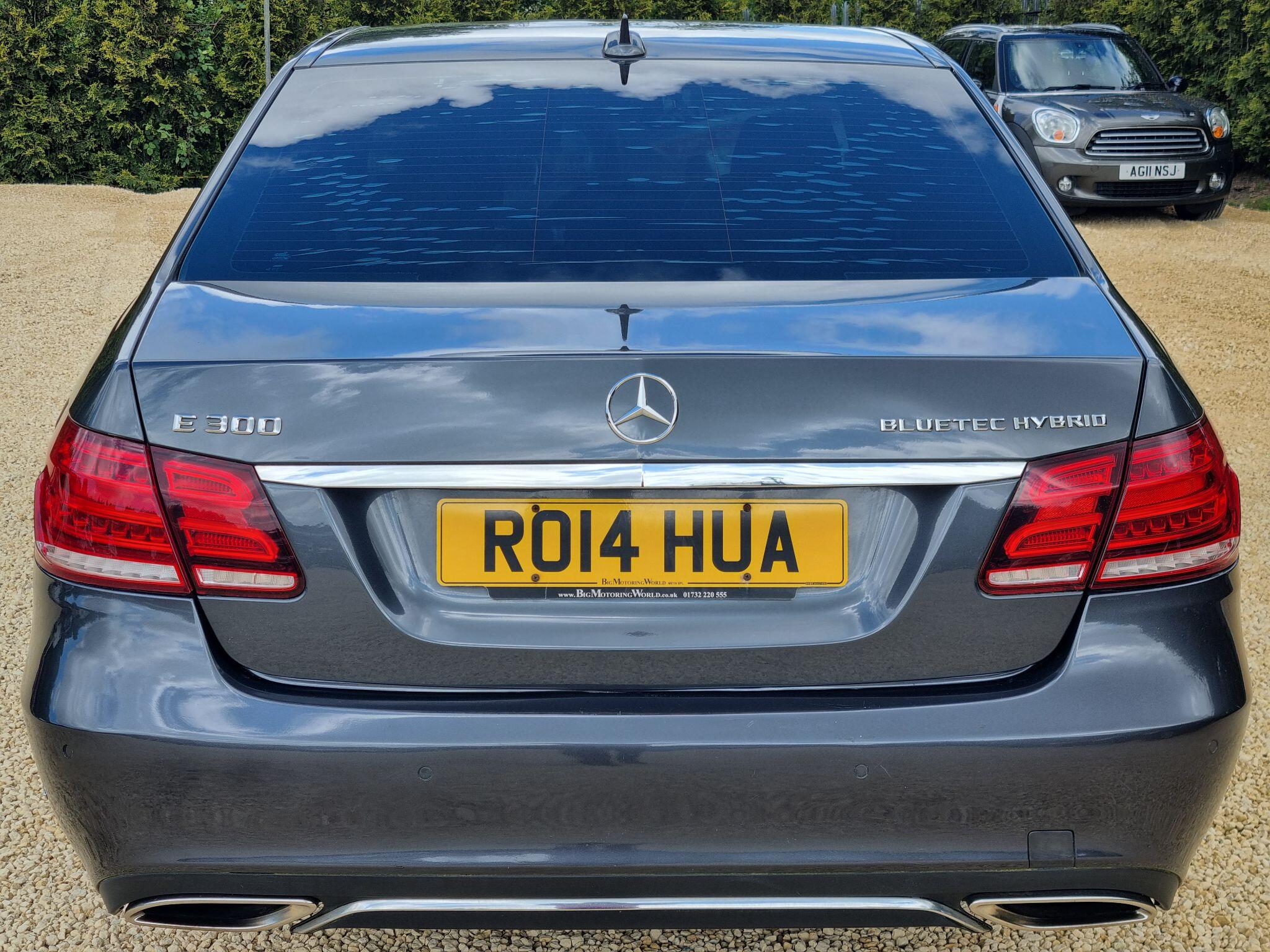 Mercedes-Benz E Class view 10