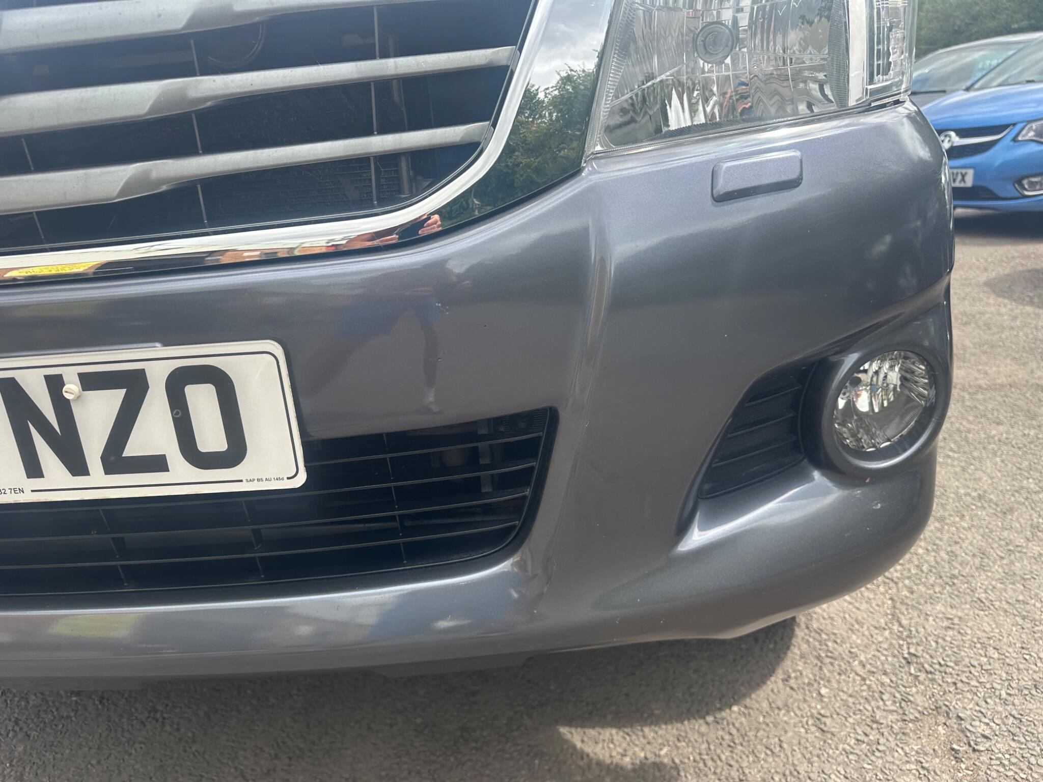 Toyota Hilux view 55