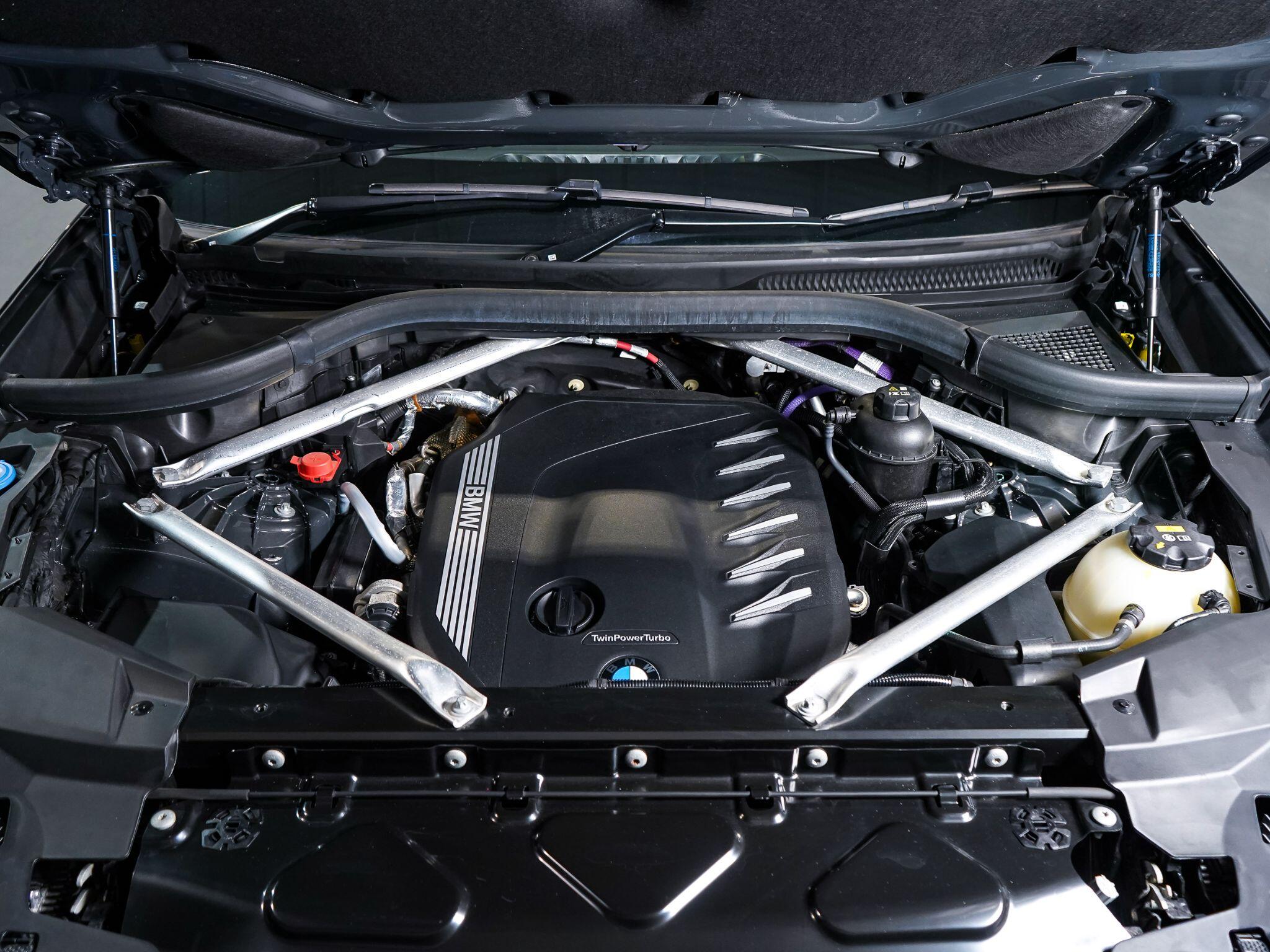 BMW X6 view 21