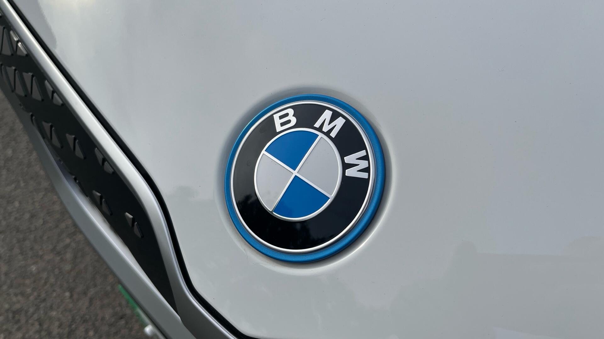 BMW iX1 view 37