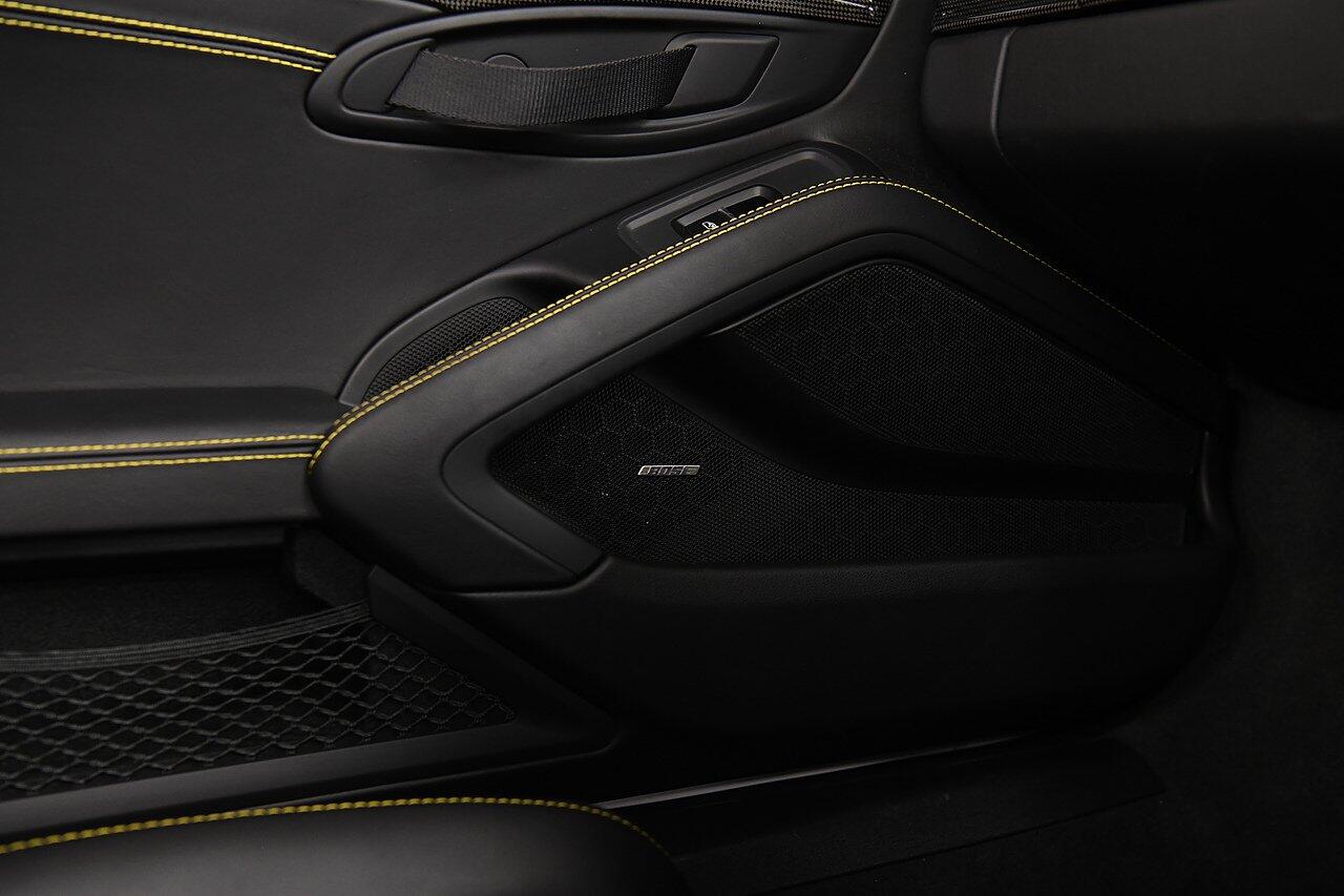 Porsche 911 view 15