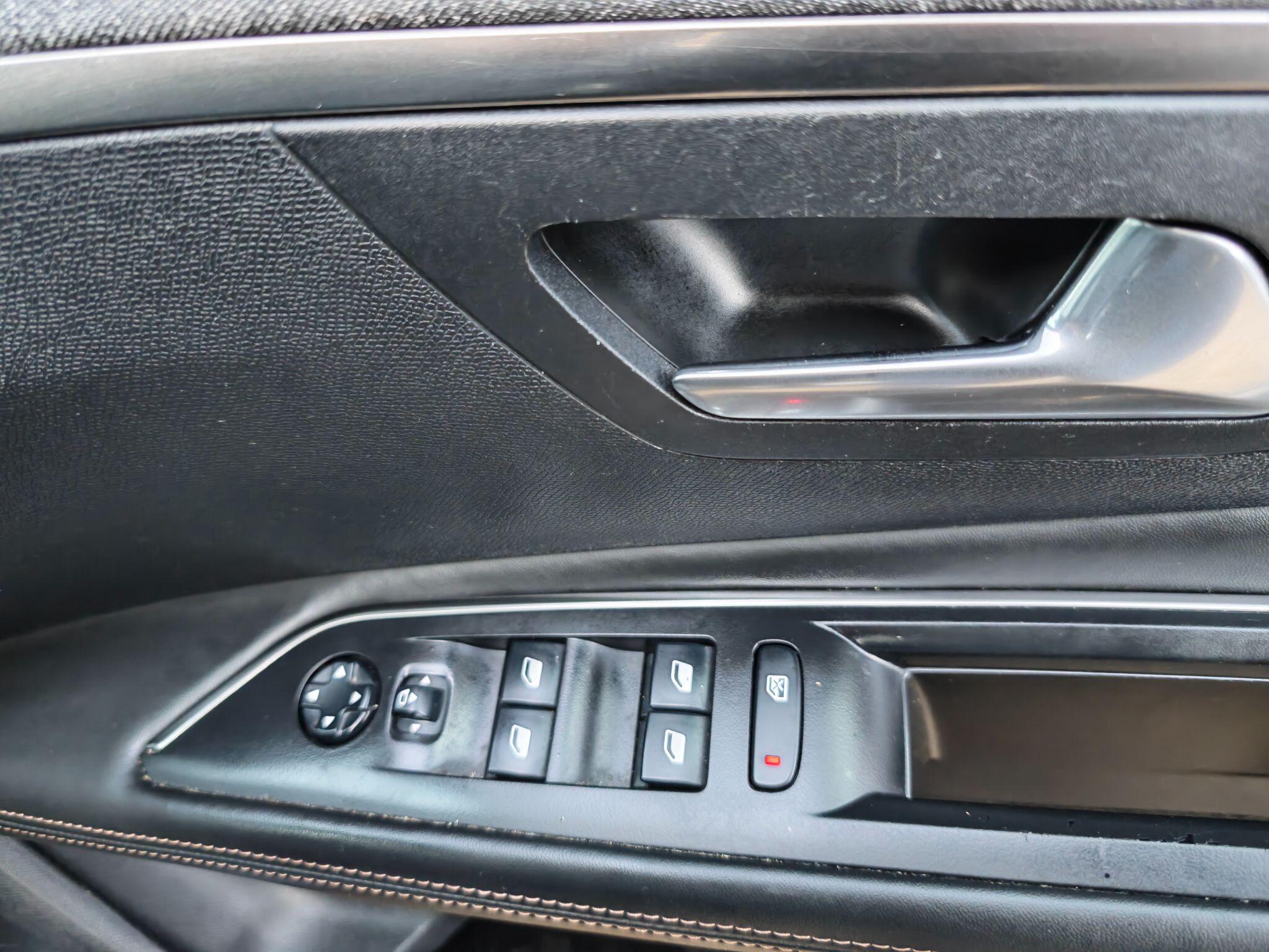 Peugeot 3008 view 26