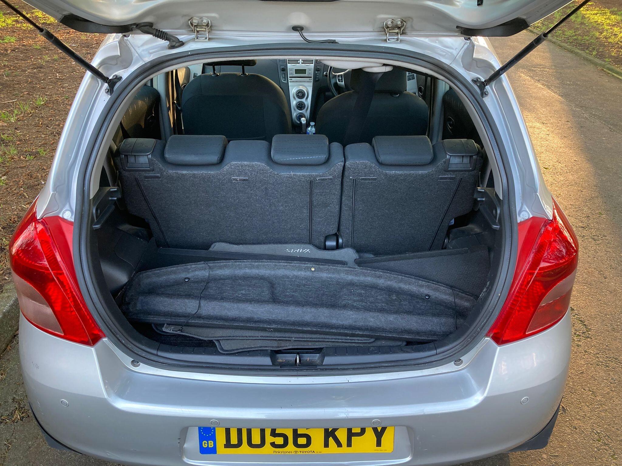 Toyota Yaris view 10