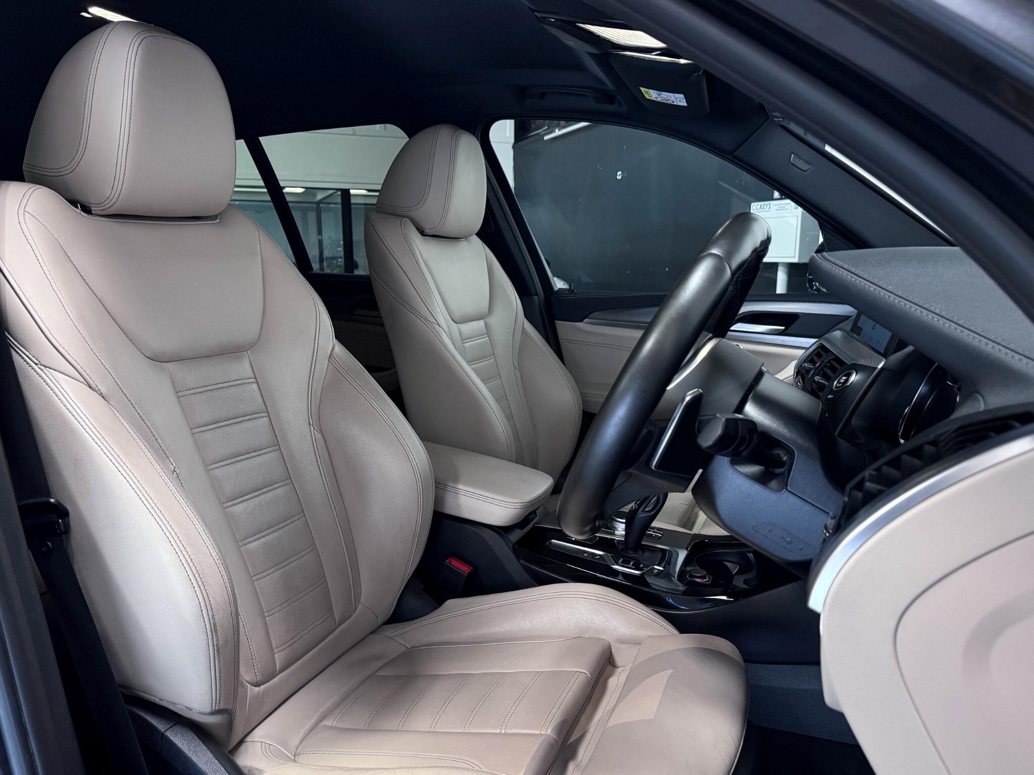 BMW X3 view 26