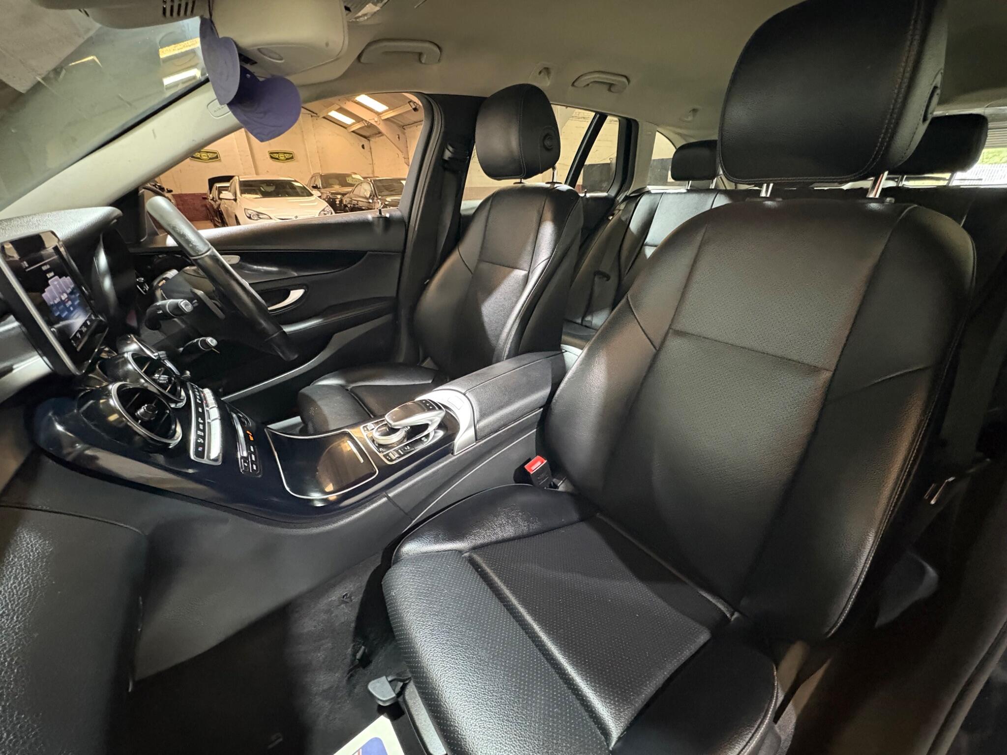 Mercedes-Benz C Class view 9