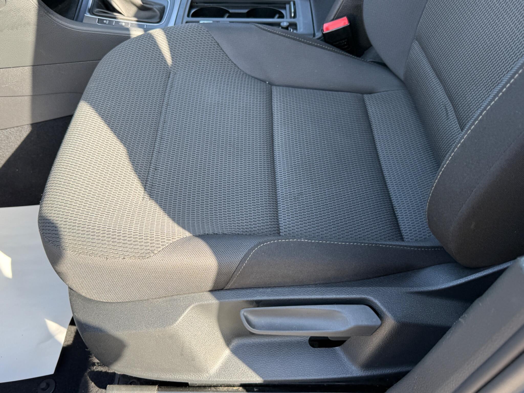 Volkswagen Golf - Image 46