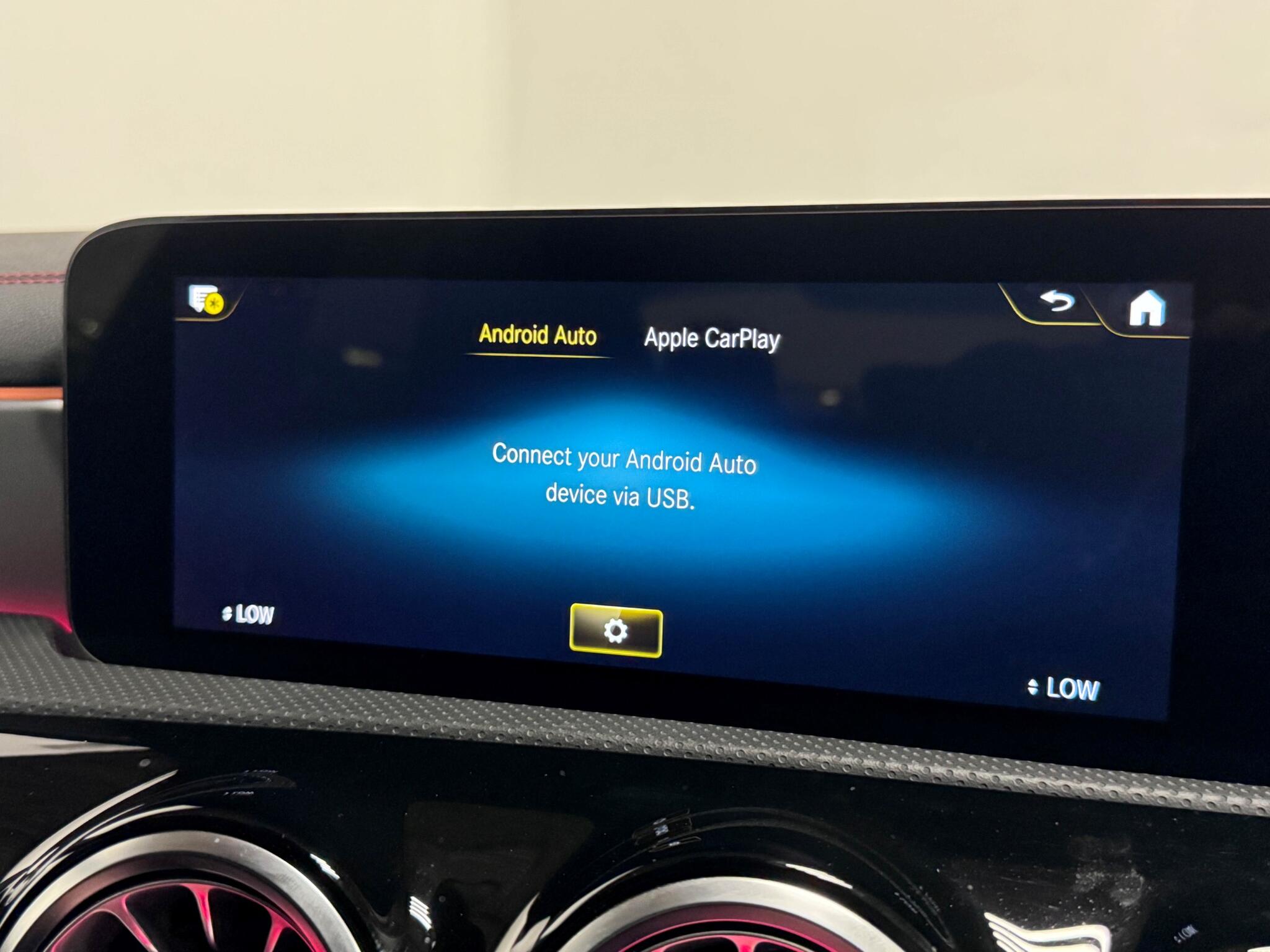 Mercedes-Benz Cla view 9