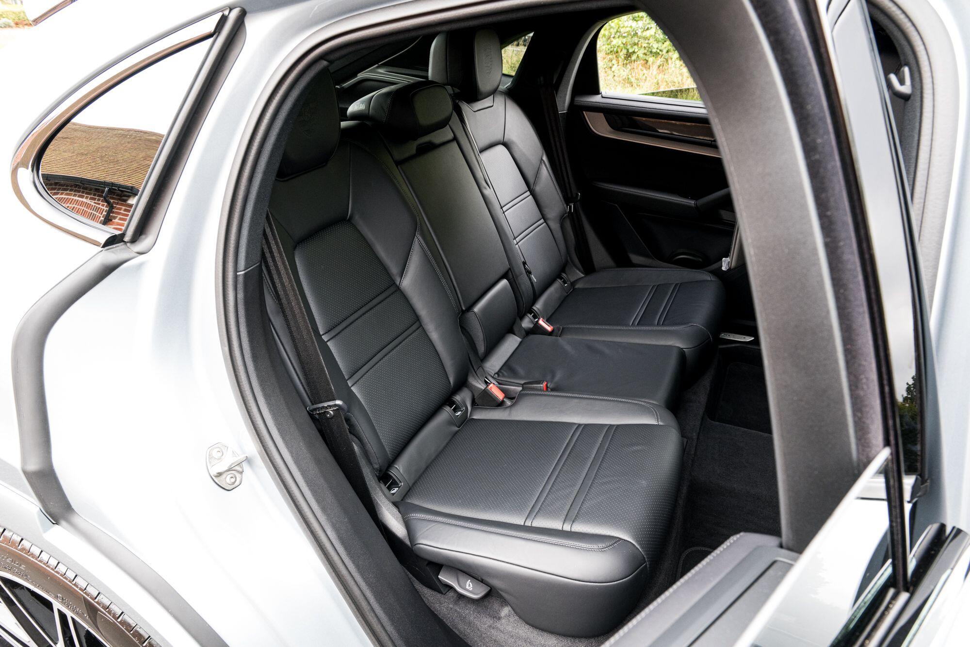 Porsche Cayenne view 38