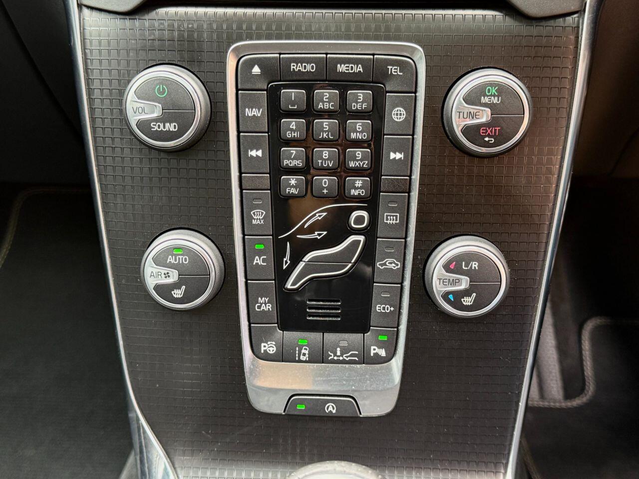 Volvo V40 view 16