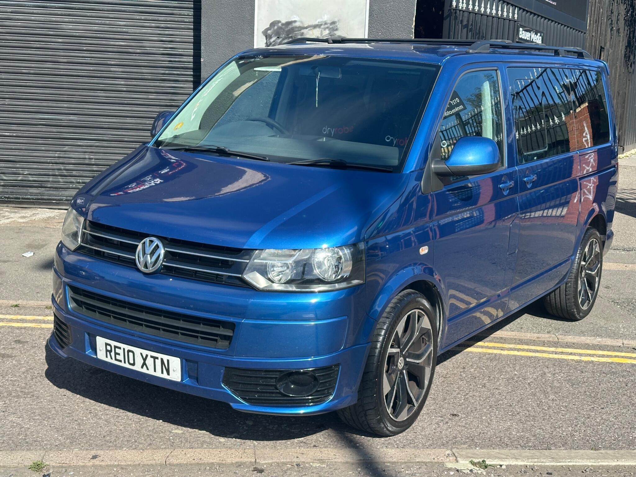 Volkswagen Transporter view 4
