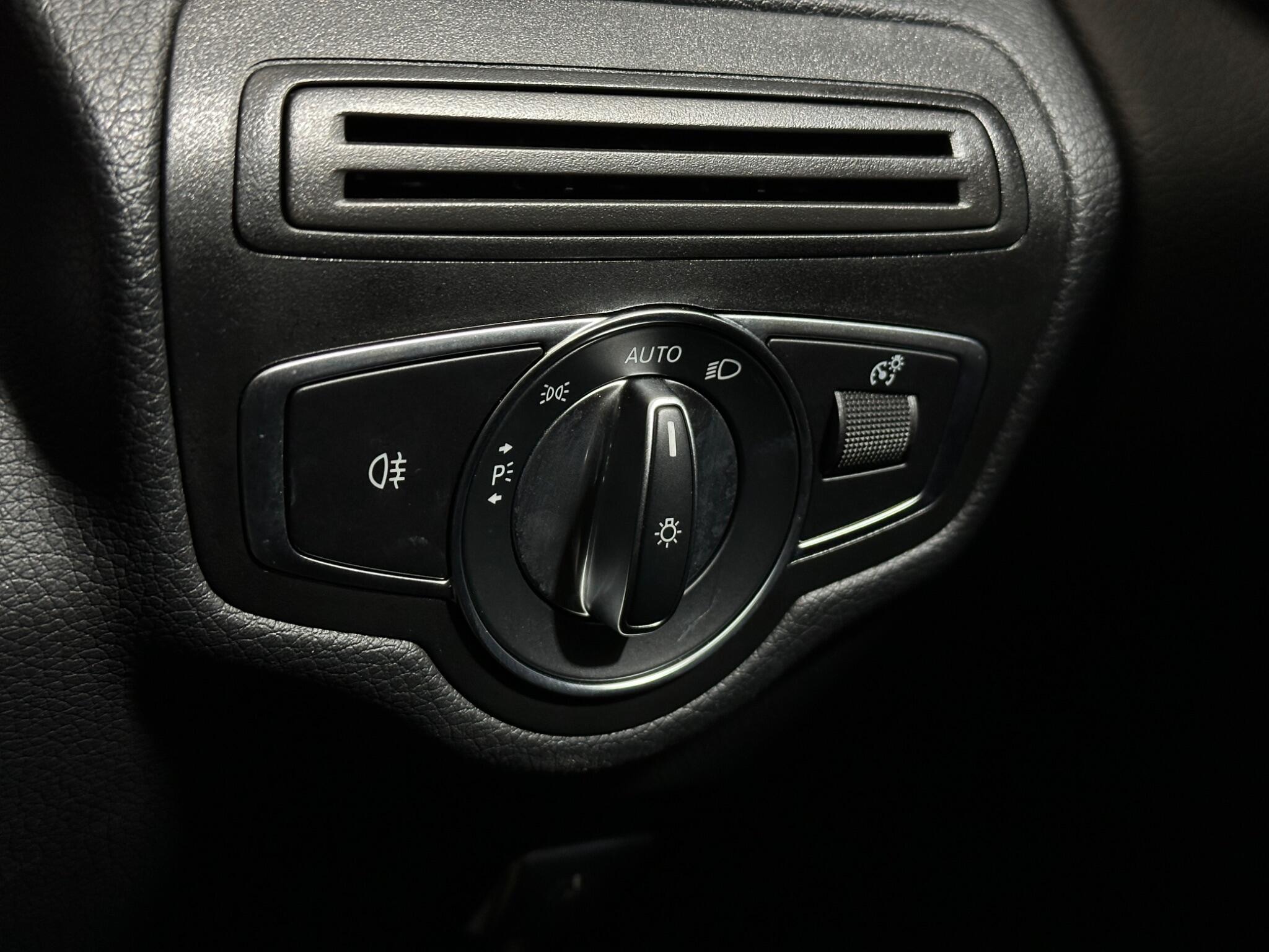 Mercedes-Benz GLC view 18