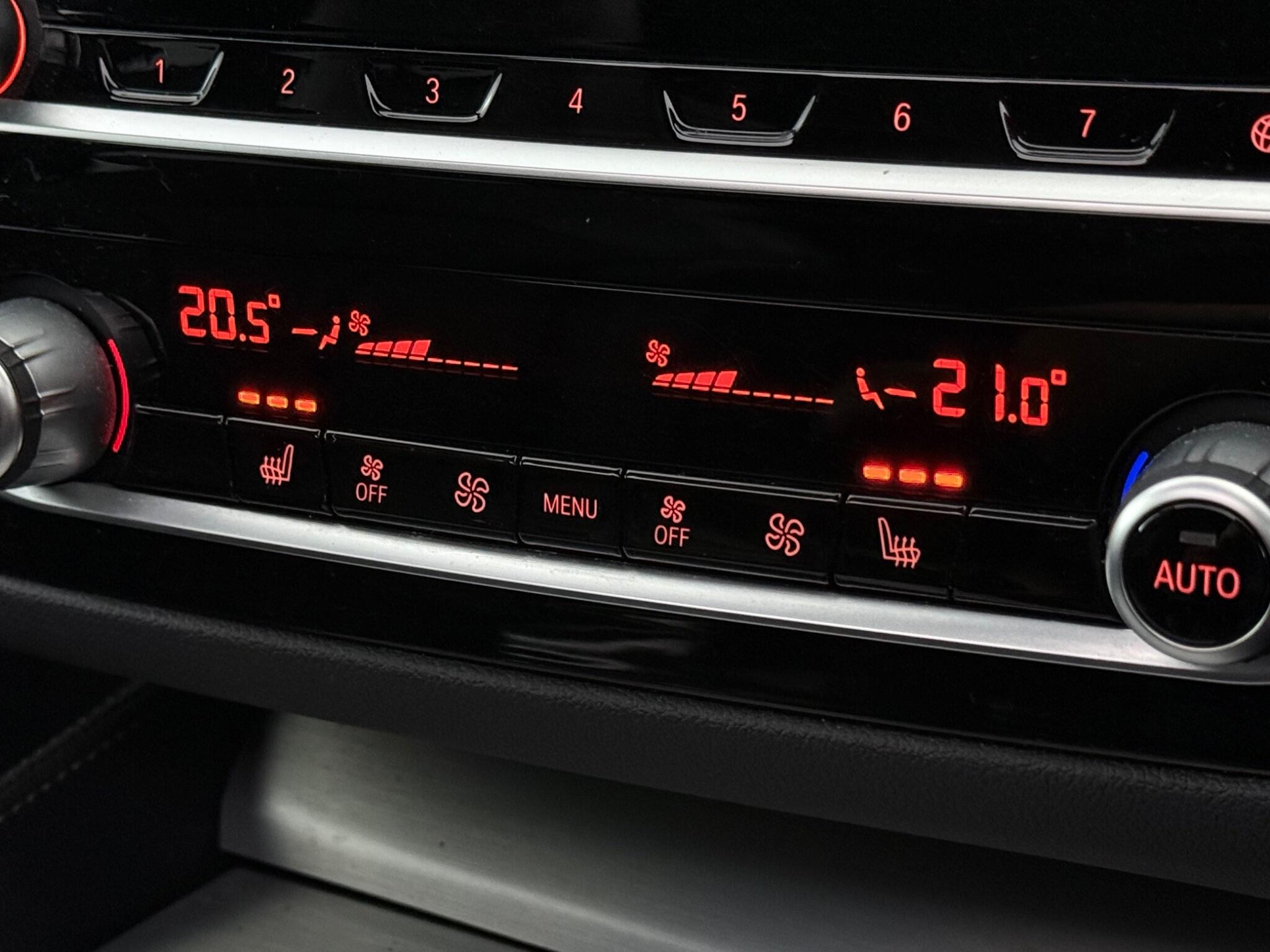 BMW 5 Series view 19